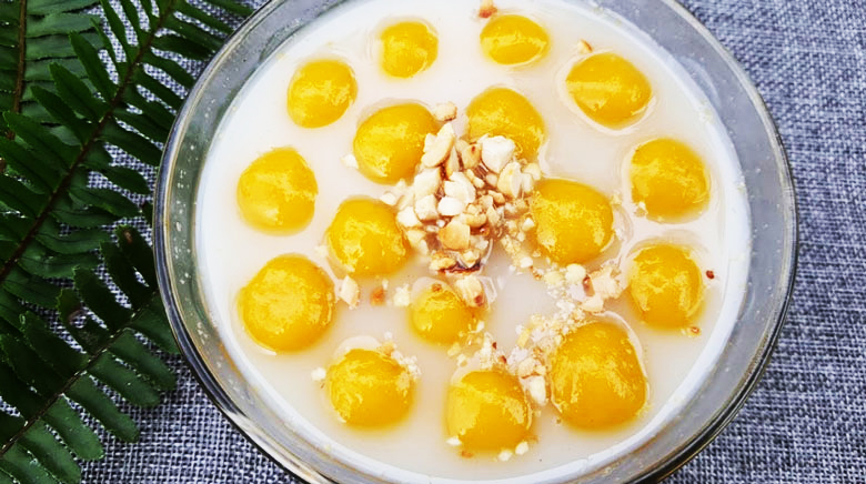 Cách nấu chè bí đỏ hạt sen - món tráng miệng thanh mát giải nhiệt