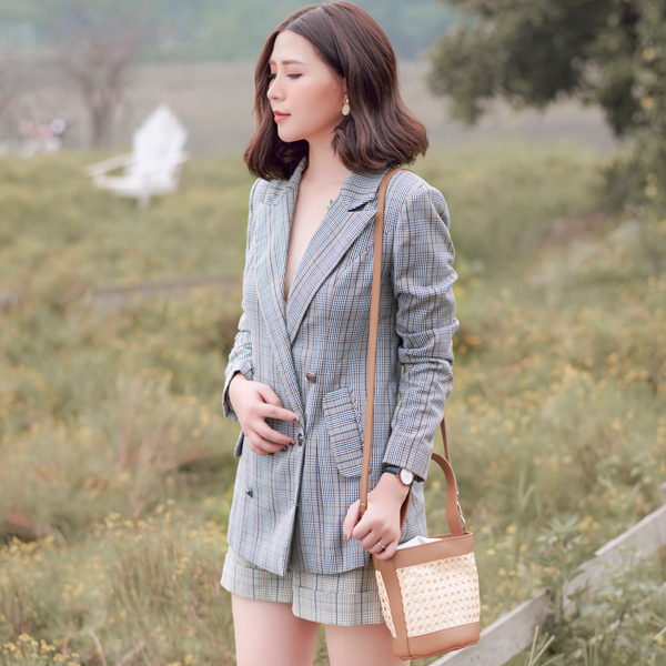 Áo Blazer mix với quần short