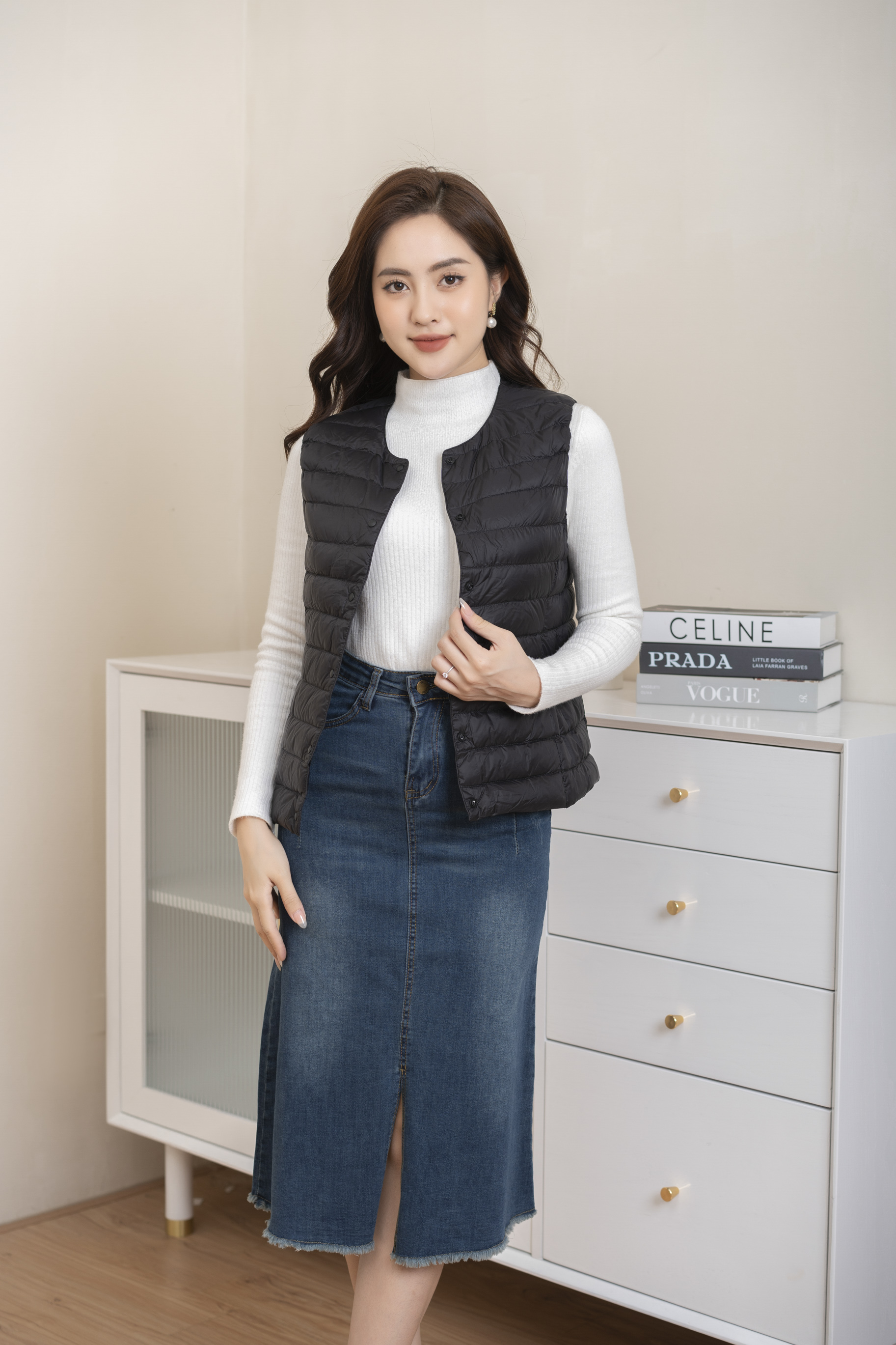 Bỏ túi” những cách phối đồ thời thượng với áo gile len | IVY moda