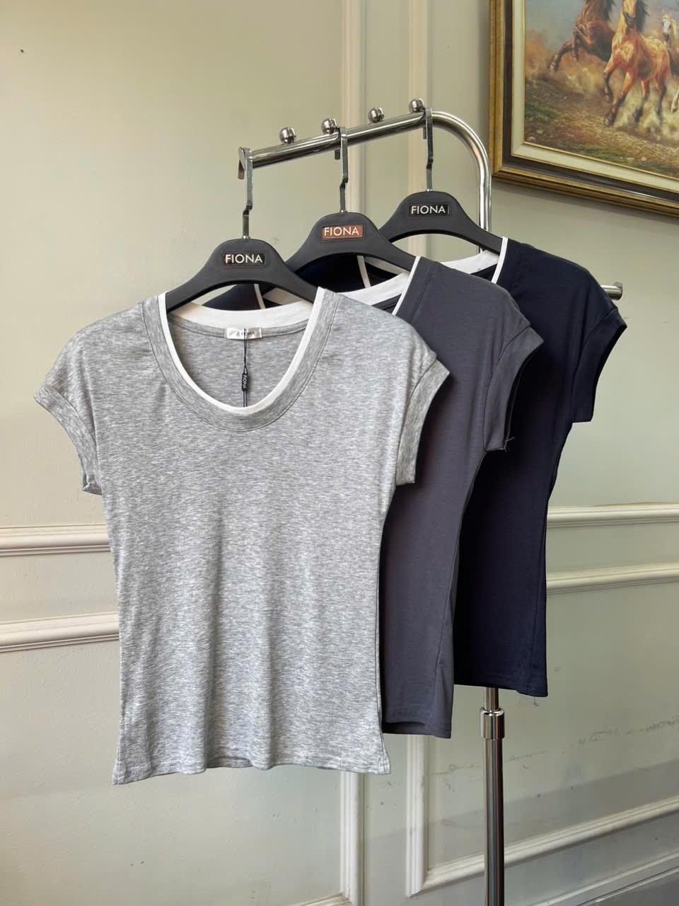 Áo cotton dáng ôm, cổ phối màu, vai chờm, Freesize