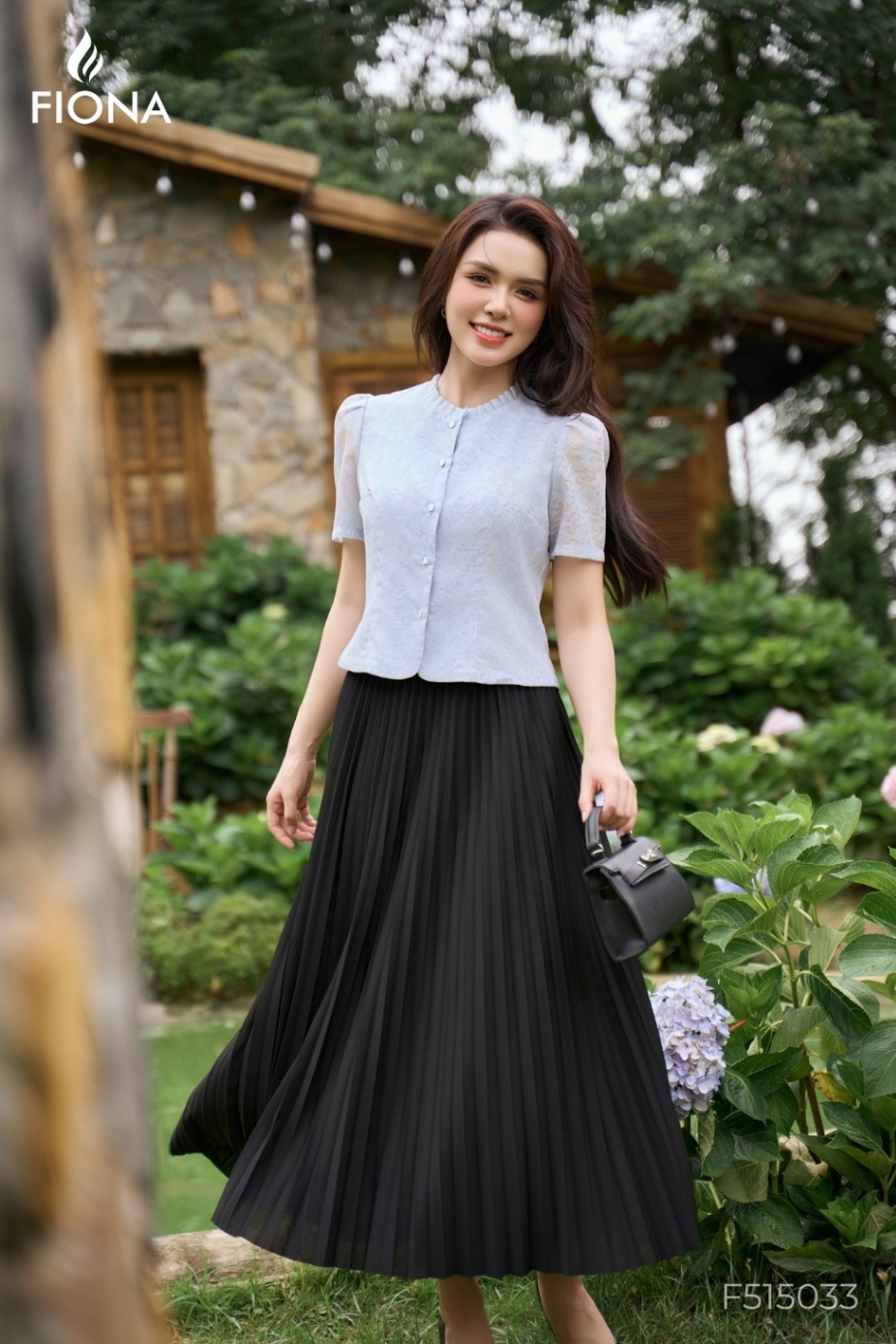 Áo sơ mi dáng ôm, cổ xếp bèo, tay ngắn