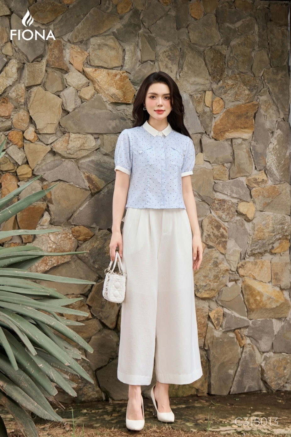 Quần dáng suông, ly xếp, chun thân sau