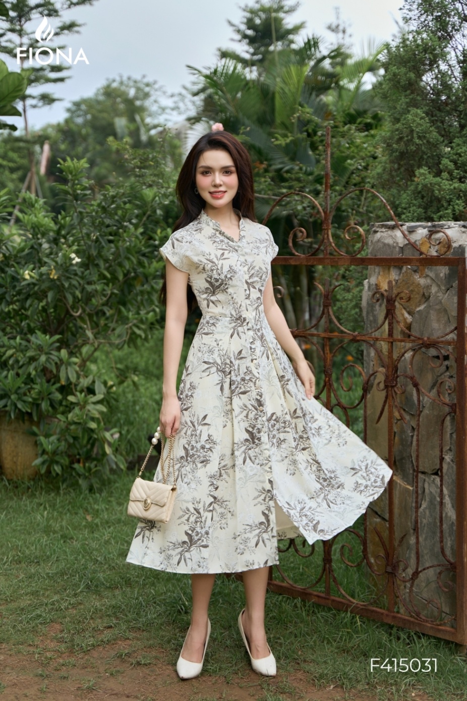 Đầm hoa dáng xòe, cổ tàu nằm, tùng váy xếp ly, lụa Hàn
