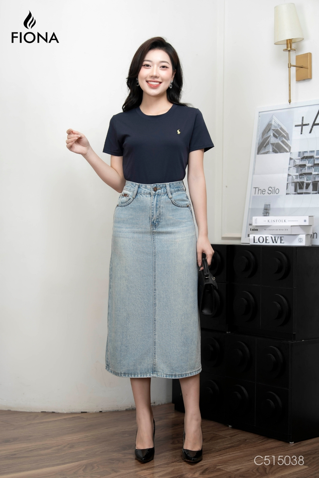 Áo cotton dáng suông, cổ tròn, ngực và tay thêu trang trí, Freesize
