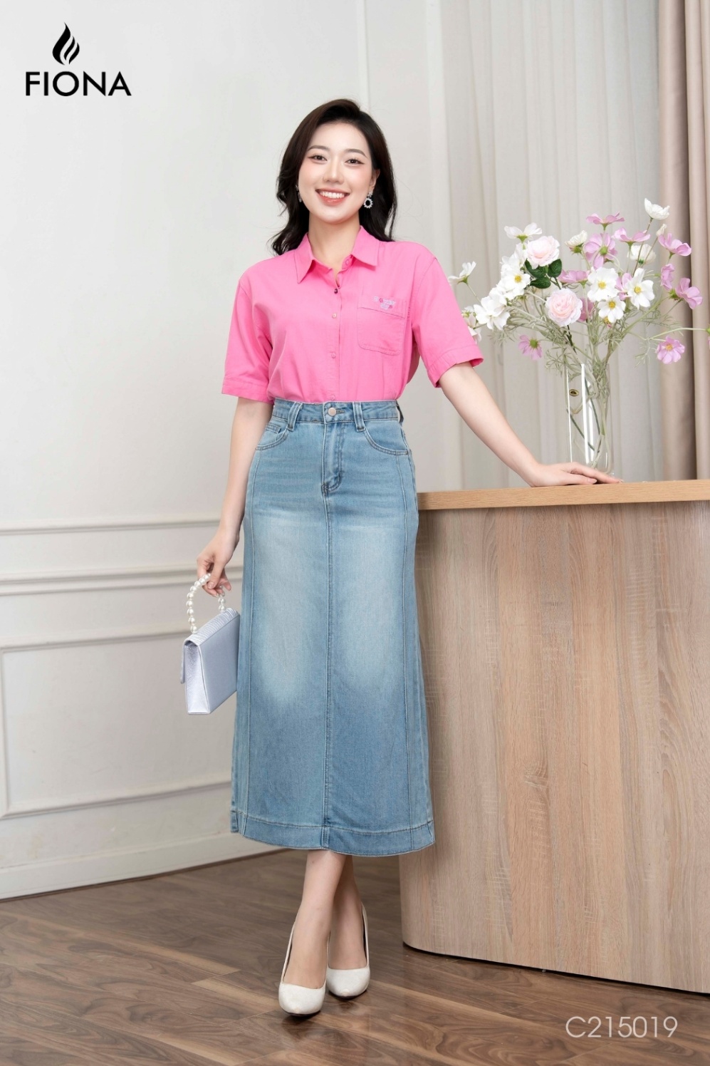 Chân váy bò dáng suông A, bổ mảnh thân trước