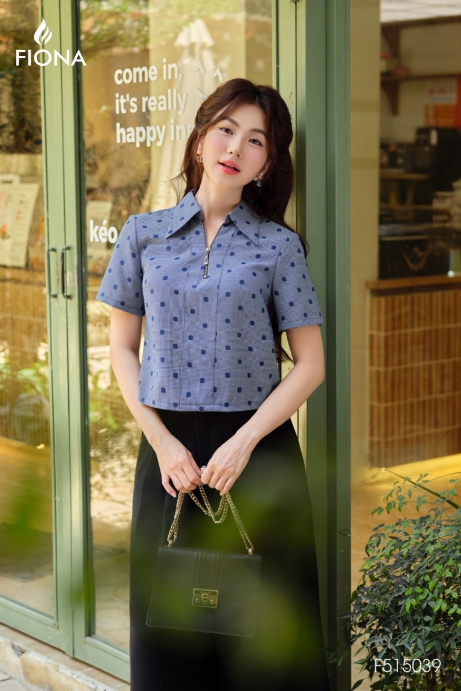 Áo sơ mi dáng suông croptop, cổ đức kéo khóa trang trí