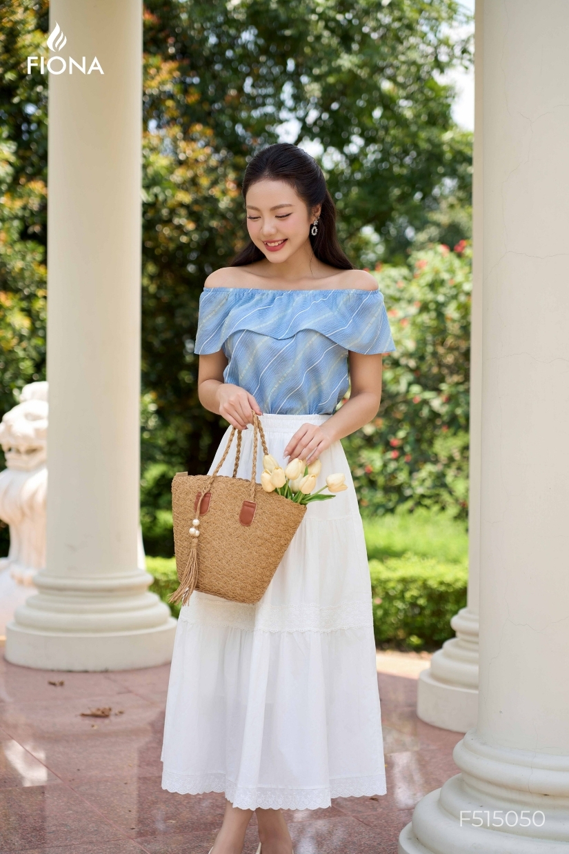 Áo sơ mi kẻ dáng suông, bèo cổ kèm chun, không tay