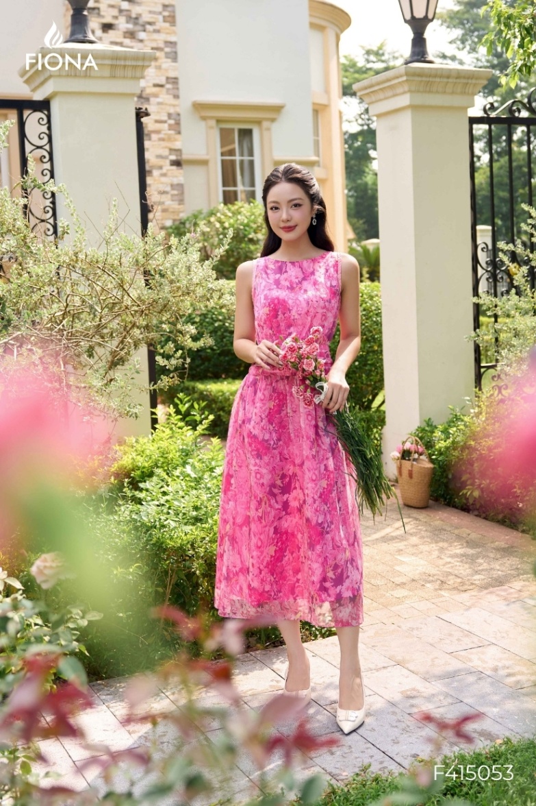 Đầm dáng xòe, vải tơ hoa, dây tết hai bên vai