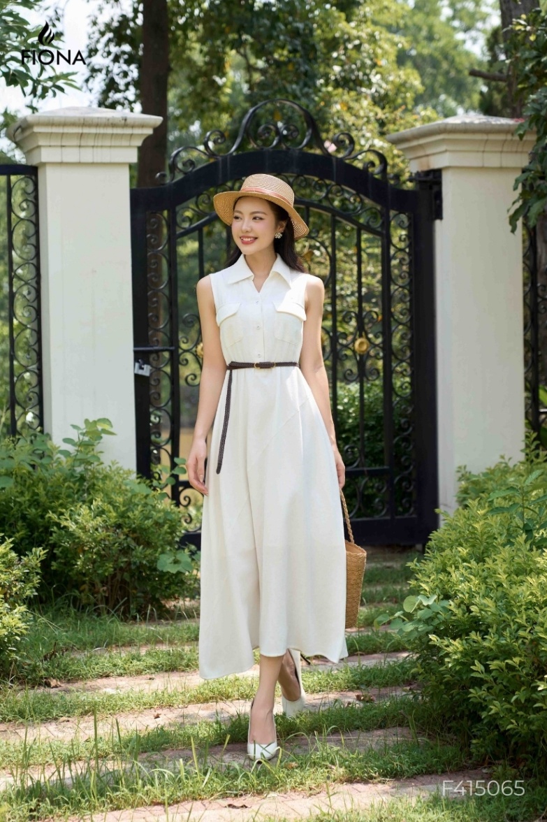 Đầm dáng suông, cổ đức, không tay, kèm thắt lưng rời