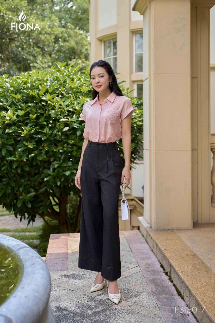 Quần dáng suông, xếp ly, may diễu chỉ trang trí