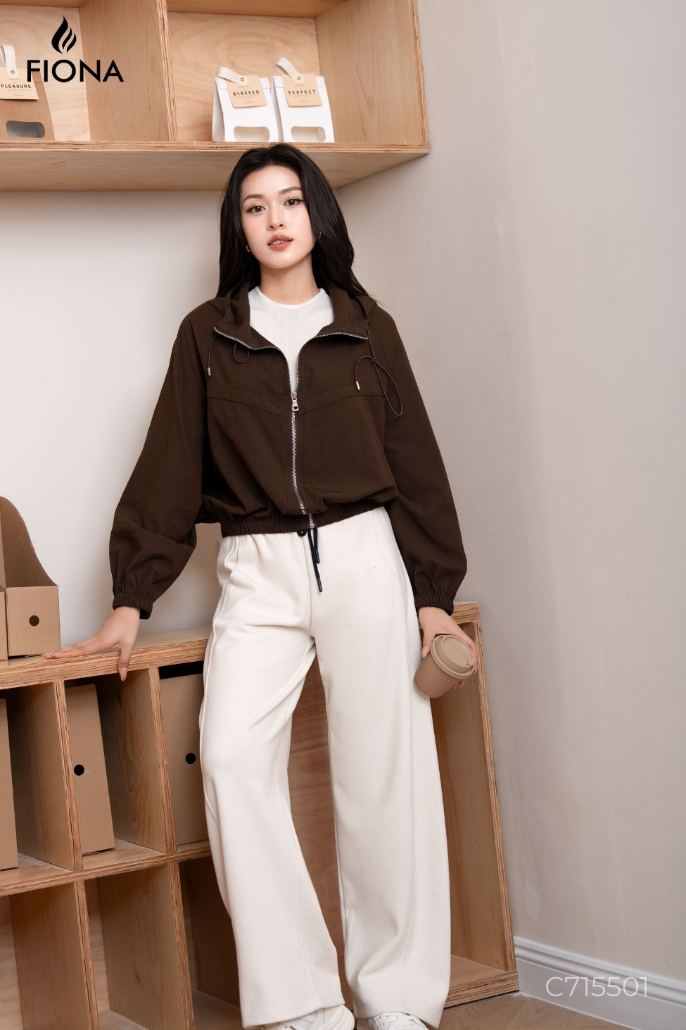 Áo khoác gió dáng bo gấu, mũ liền, khóa mở, dài tay, Freesize