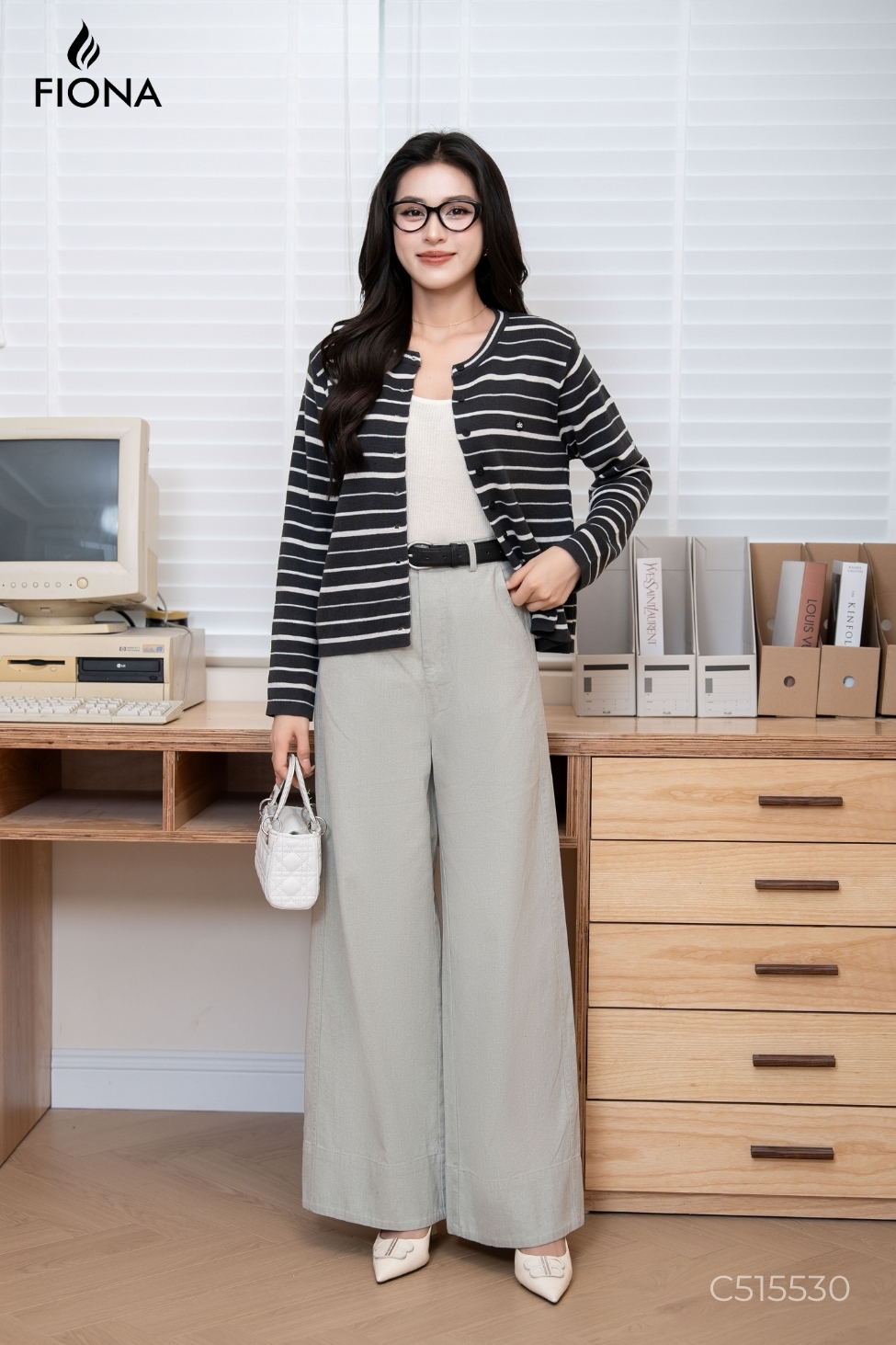 Áo len nữ chất viscose họa tiết kẻ, dáng suông, cổ tròn, Freesize