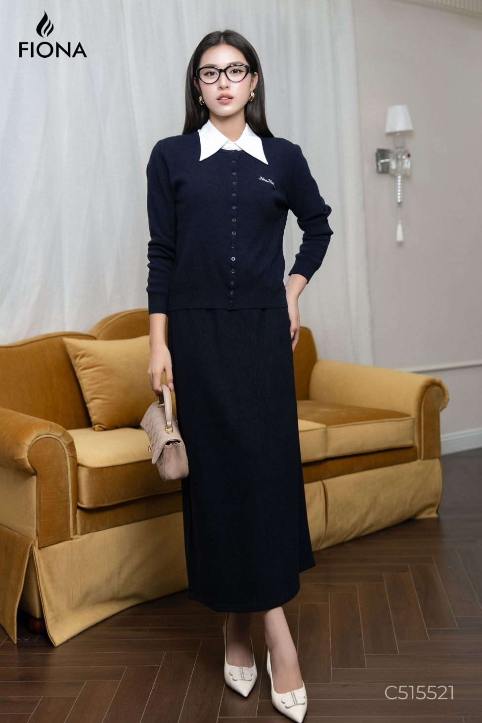 Áo len nữ chất viscose, dáng bo gấu, cổ tròn, thêu trang trí, Freesize