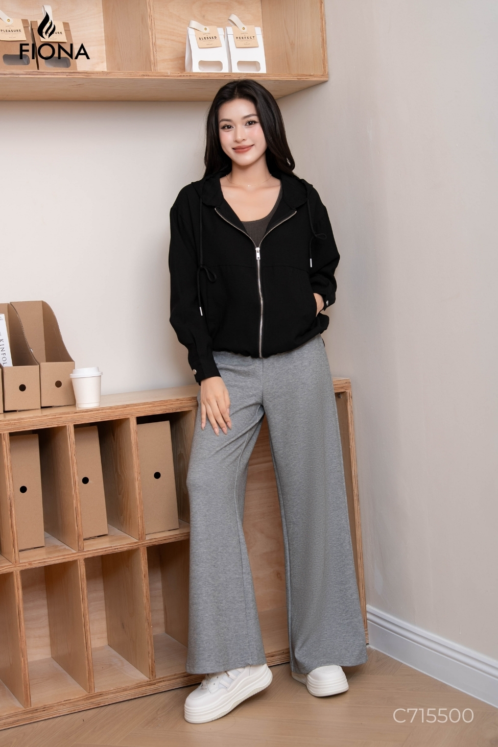 Áo khoác gió dáng suông, có mũ, khóa mở thân trước, Freesize