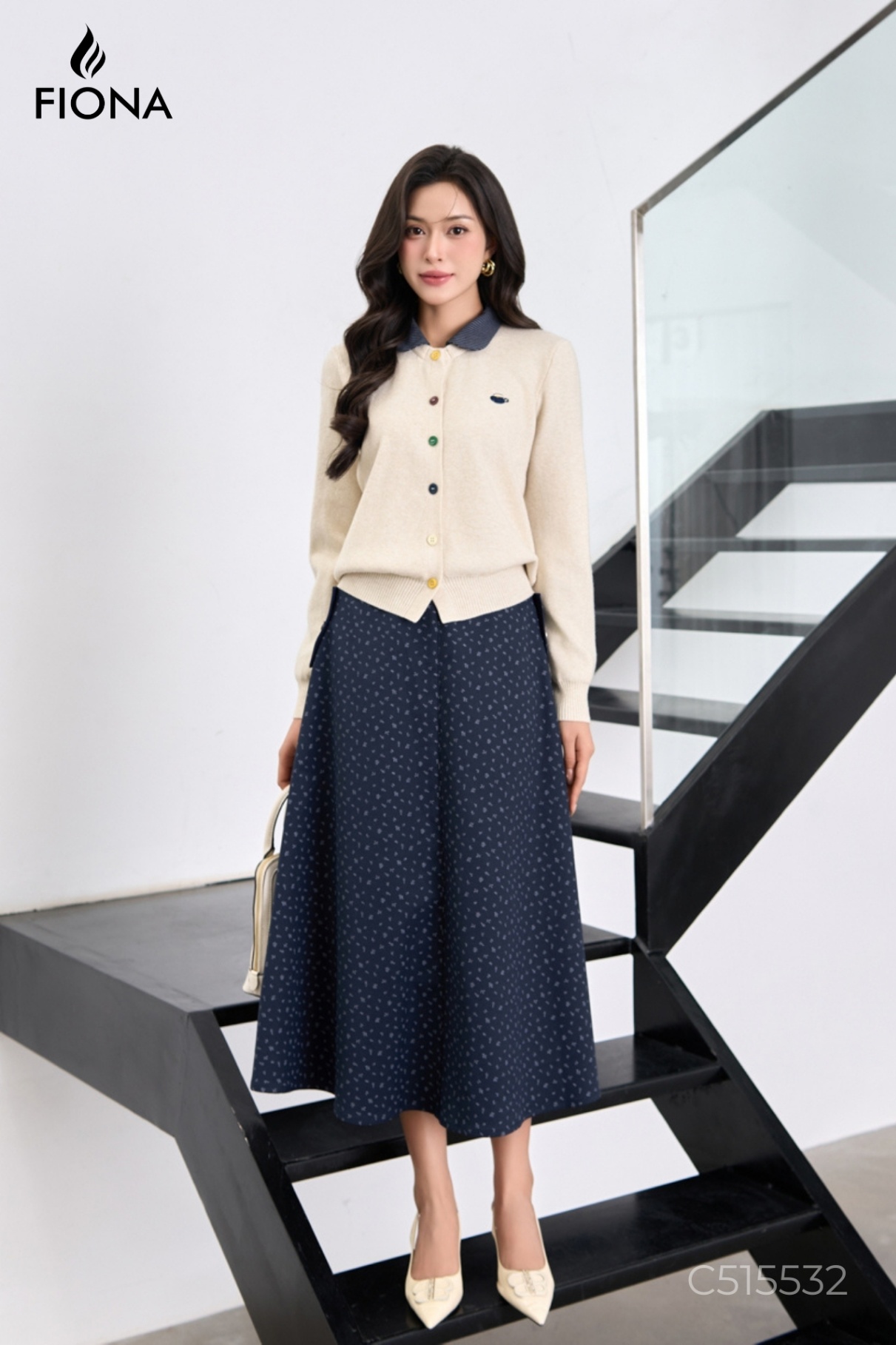 Áo len nữ chất viscose, mở cúc thân trước, cổ phối kẻ, Freesize