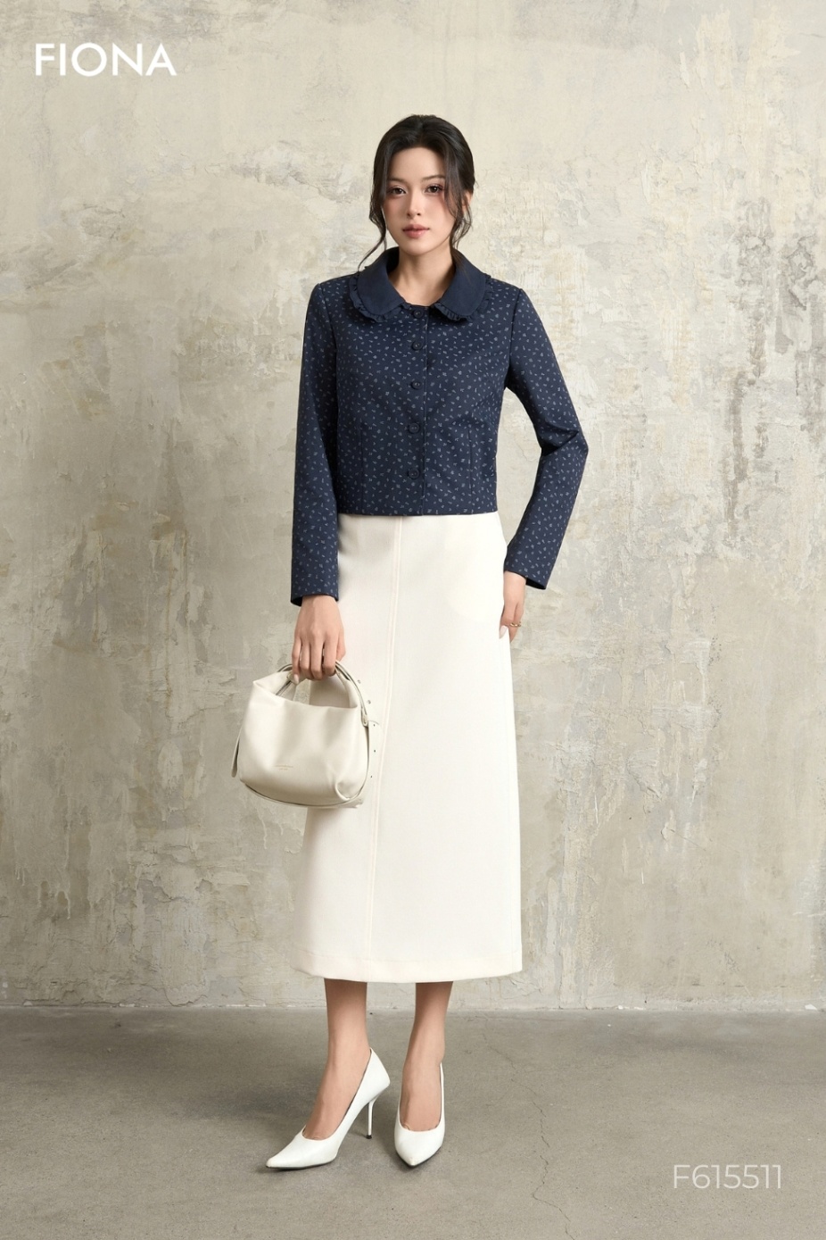 Áo vest hoa nhí dáng suông, cổ sen kẹp bèo, dài tay