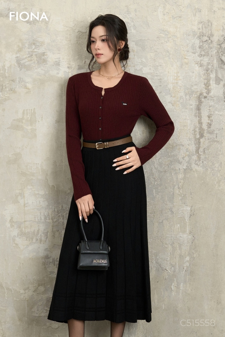 Áo len nữ chất viscose, dáng suông, thêu logo ngực trái, Freesize