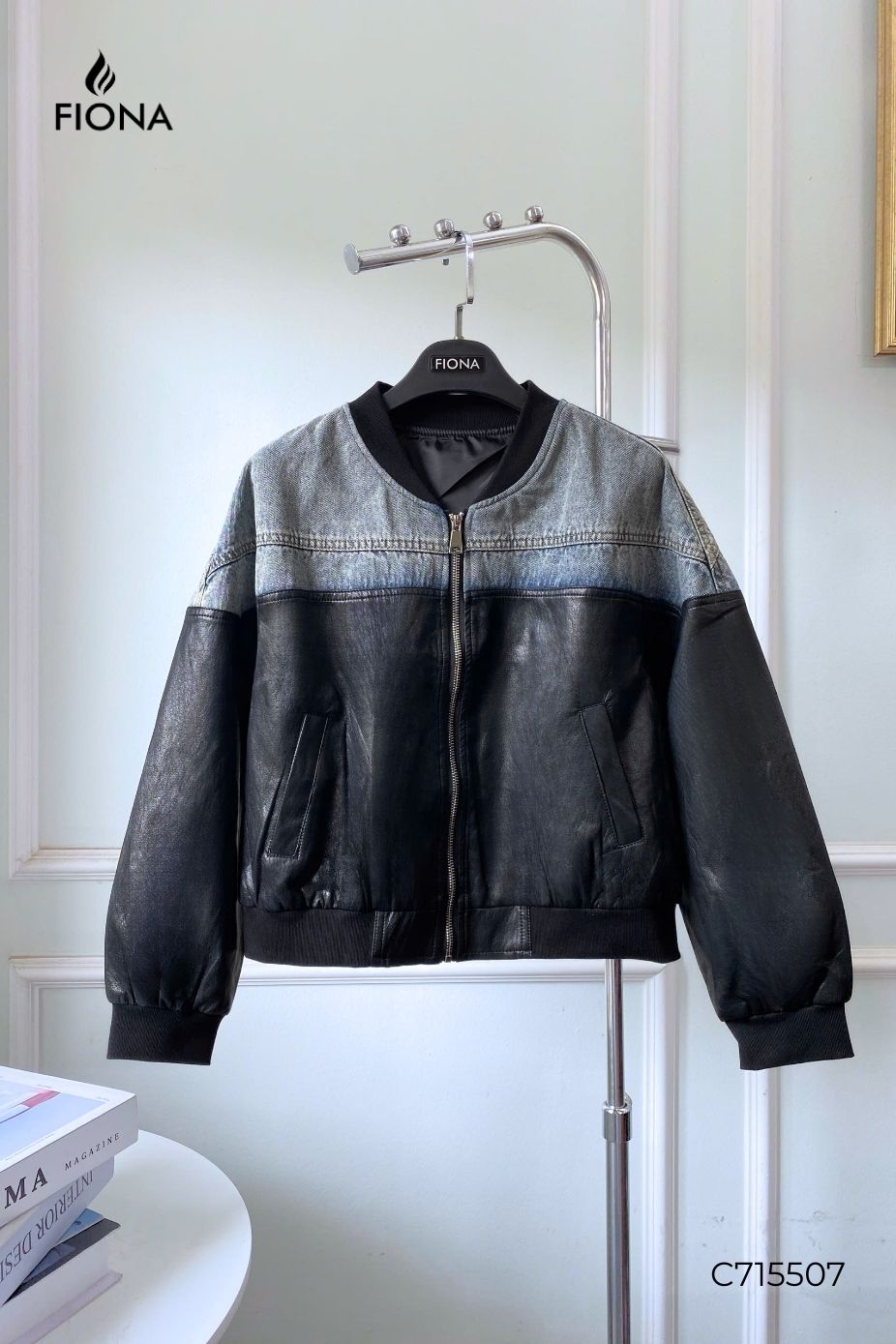 Áo khoác da bomber, dáng bo gấu, cầu vai phối vải jeans
