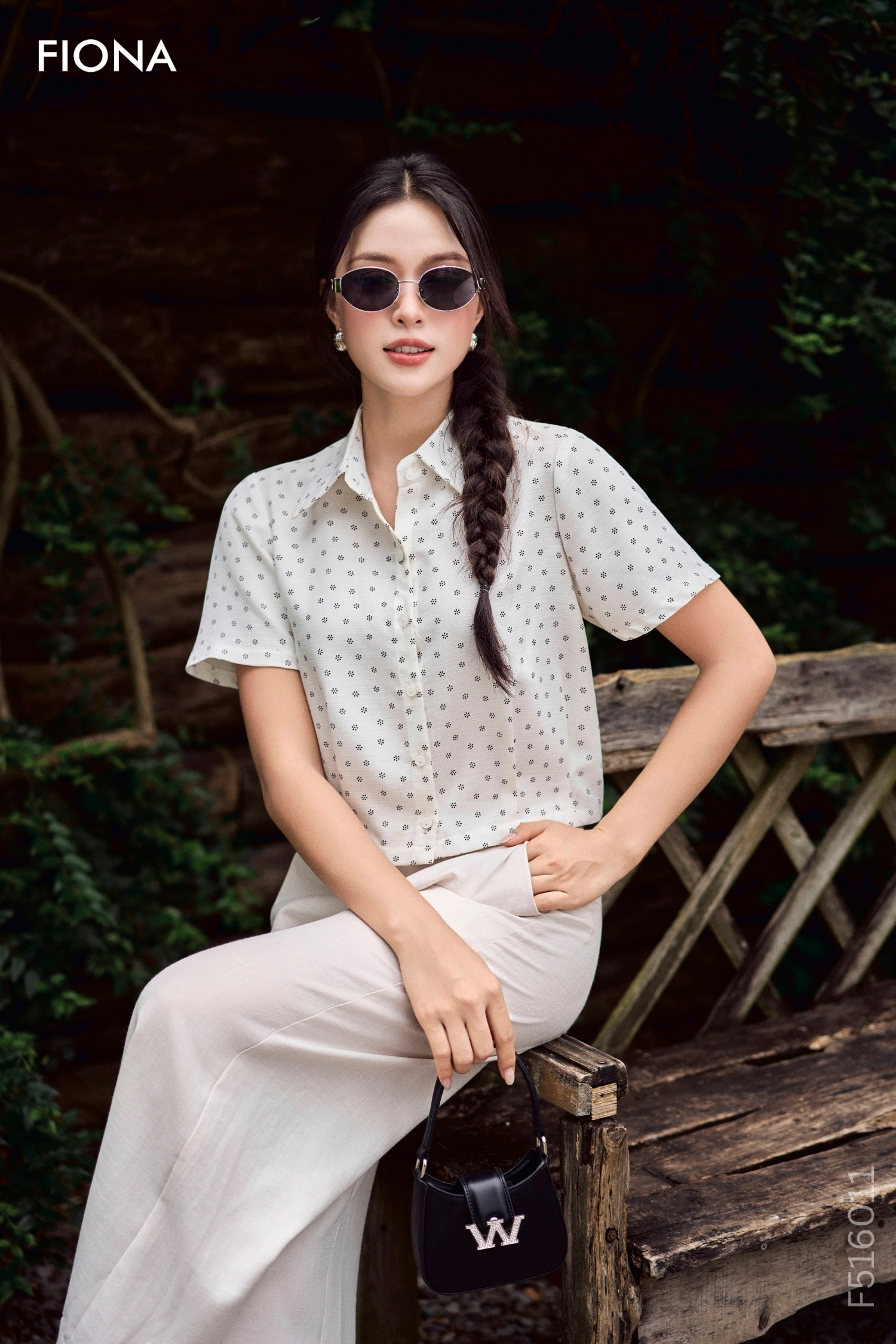 Áo sơ mi Linen dáng suông, cổ đức, ly chiết gấu áo