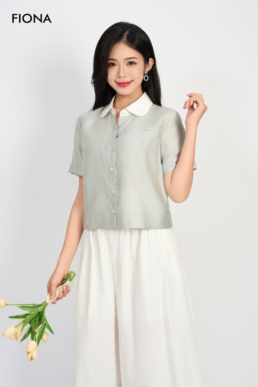 Áo sơ mi dáng suông, vải tơ, cổ phối lụa trắng