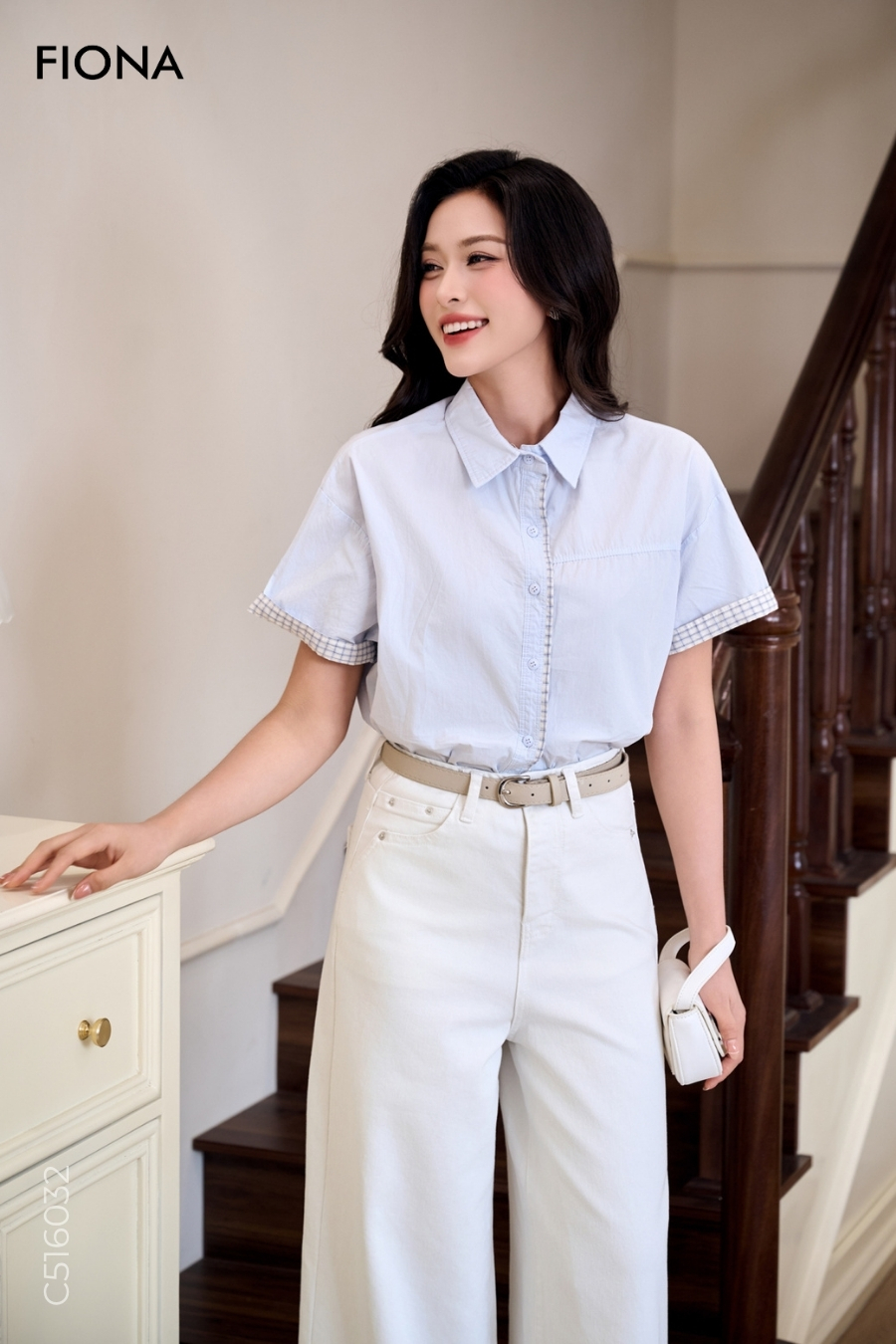 Áo sơ mi freesize thô dáng suông, nẹp và cửa tay phối kẻ