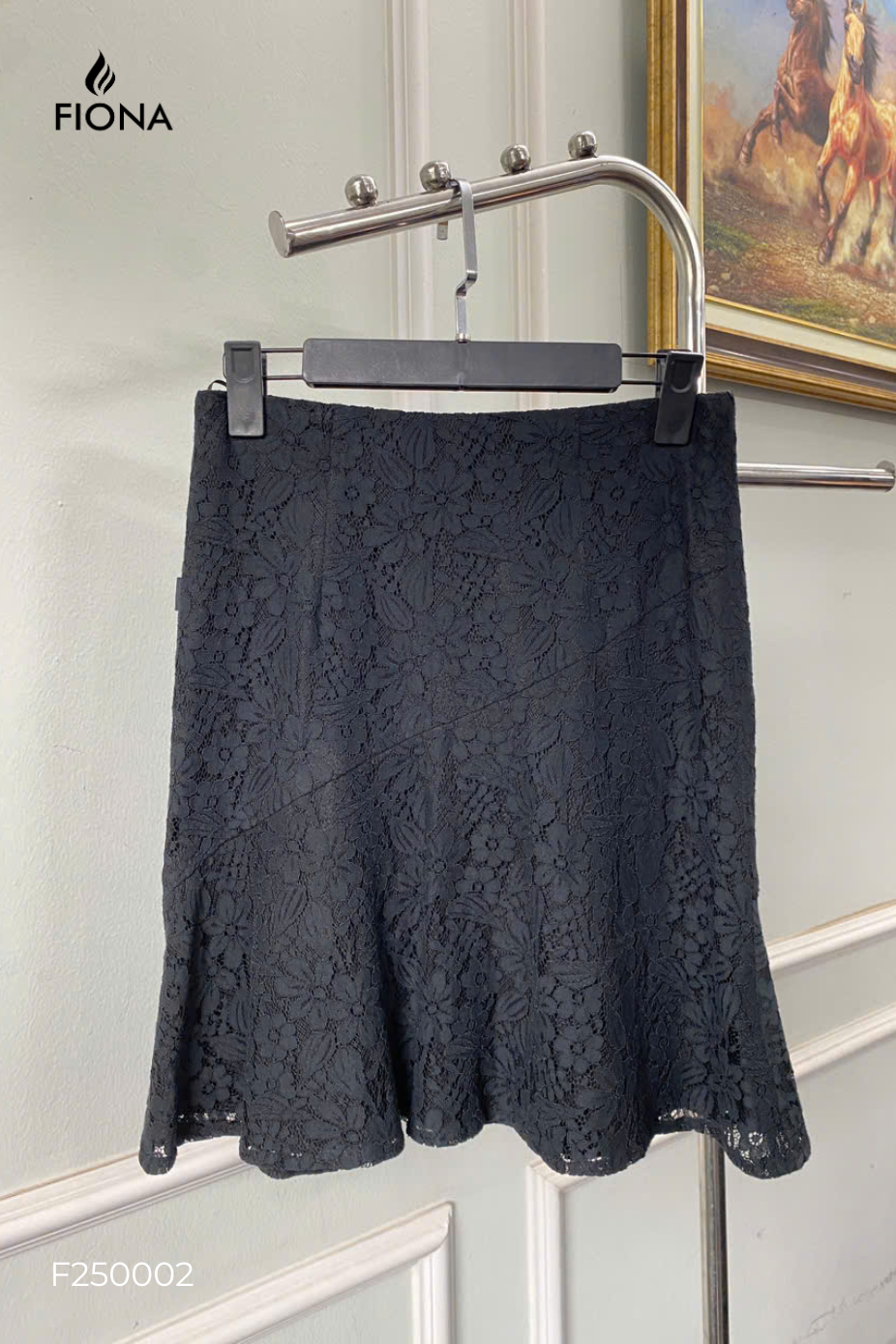 Chân váy ren đuôi cá