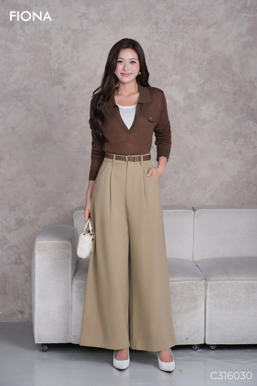 Quần dáng suông, ly xếp, túi chéo