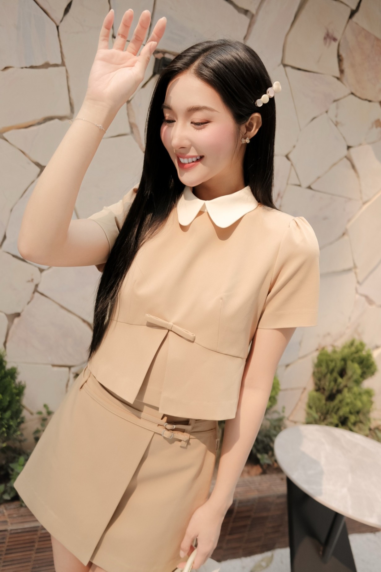 ÁO DÁNG NGẮN PHỐI CỔ SEN CHERYL