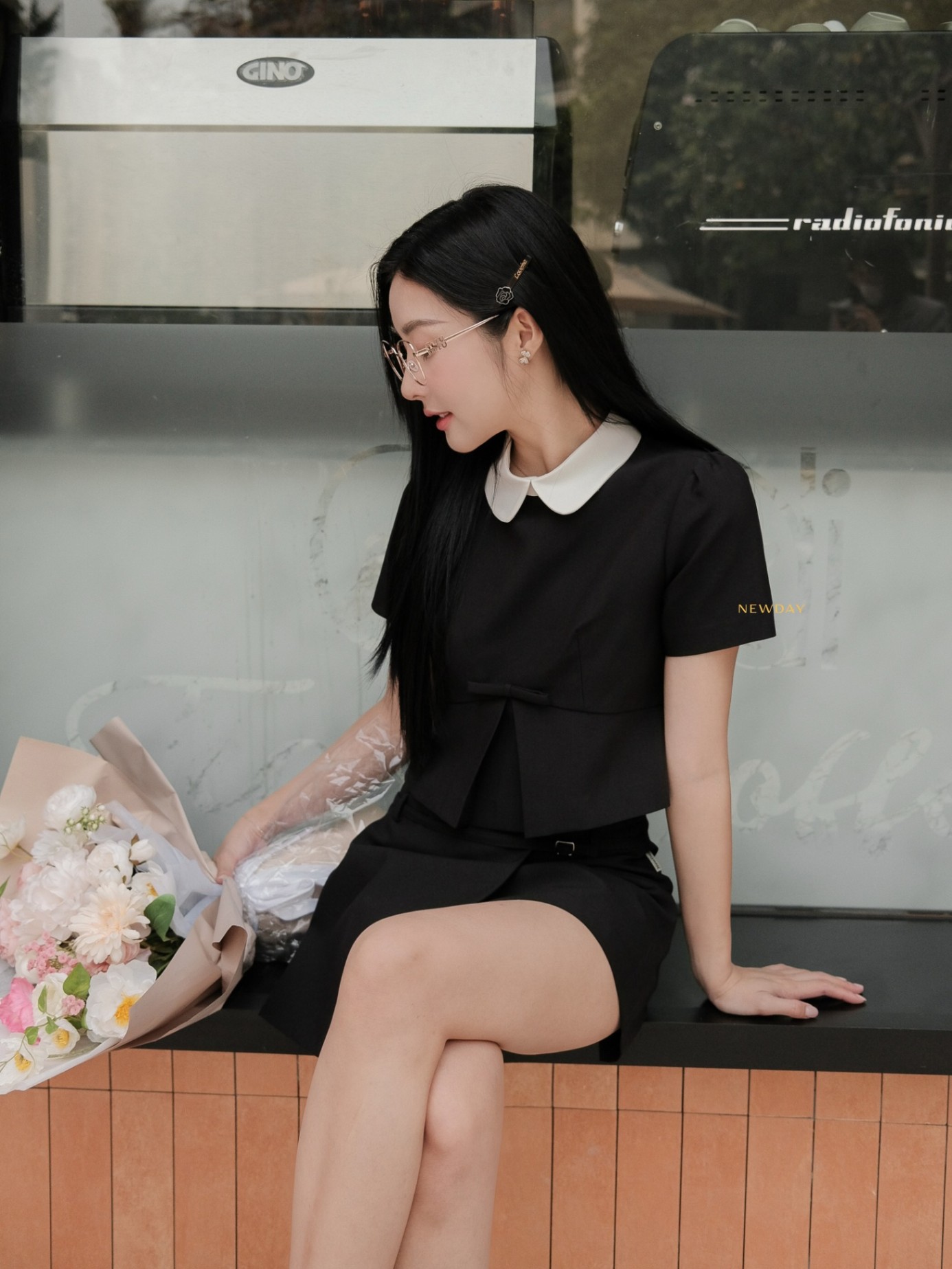 ÁO DÁNG NGẮN PHỐI CỔ SEN CHERYL
