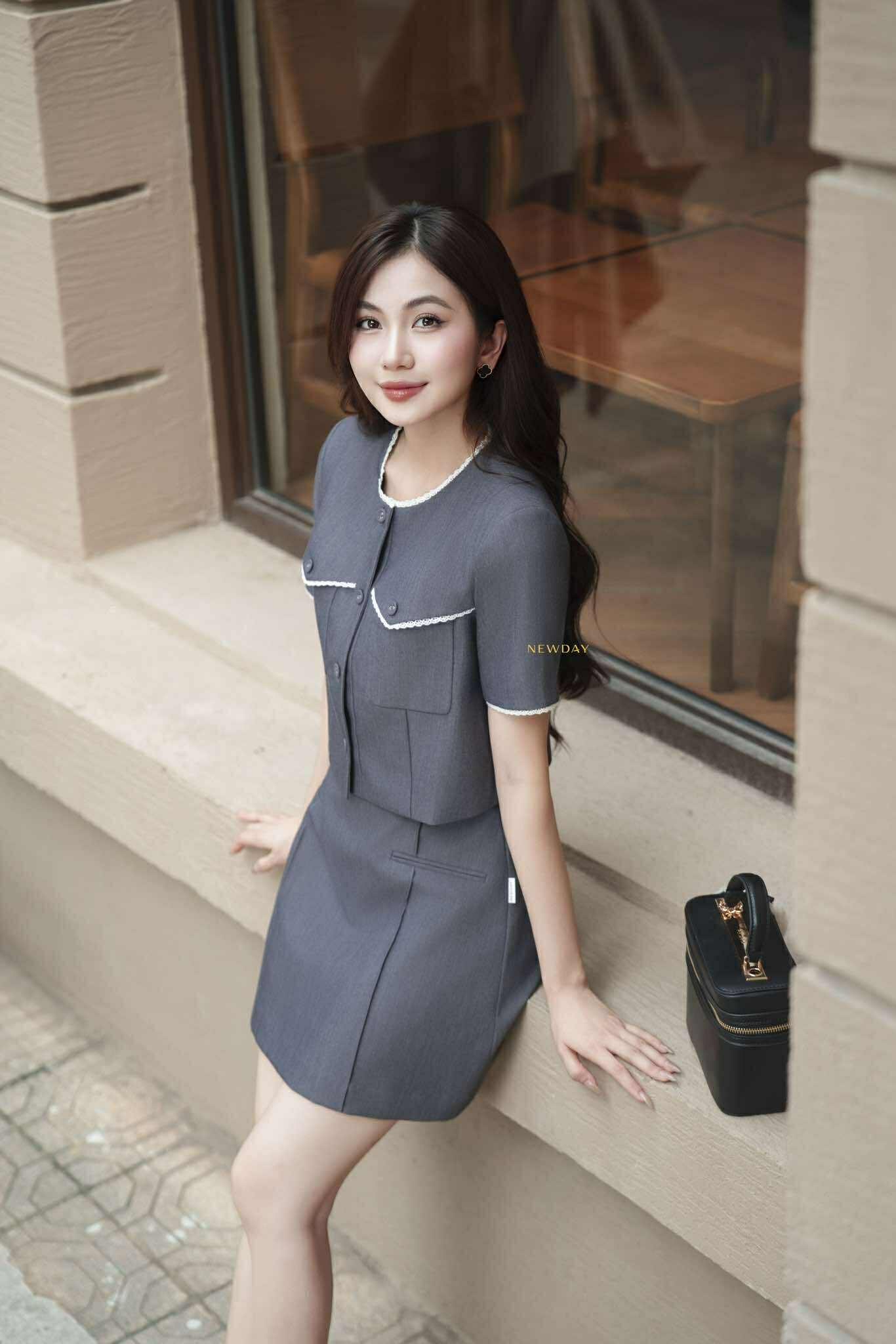 ÁO CỔ TRÒN PHỐI REN JAEMI