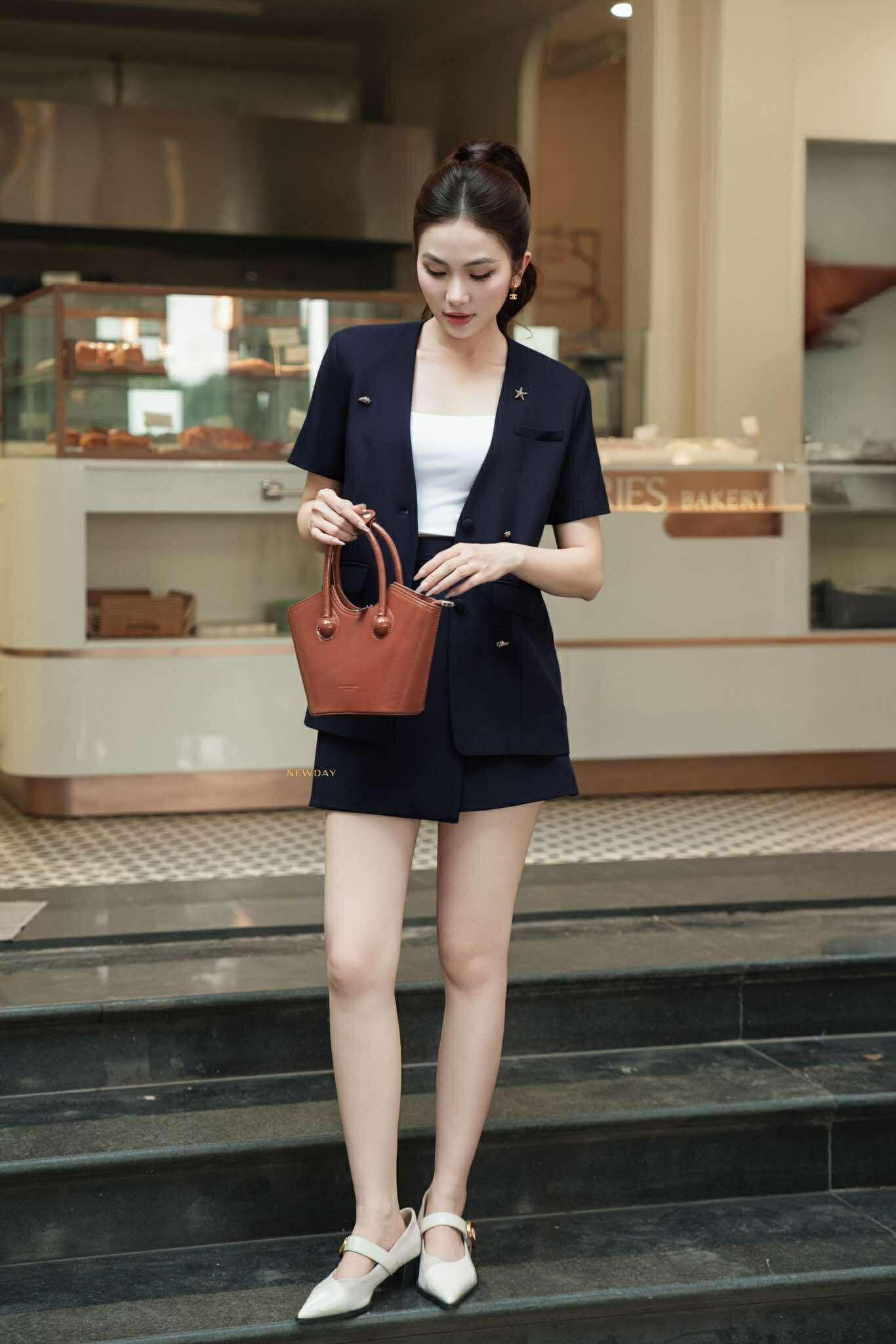 ÁO VEST CỔ VÁT HOMETOWN
