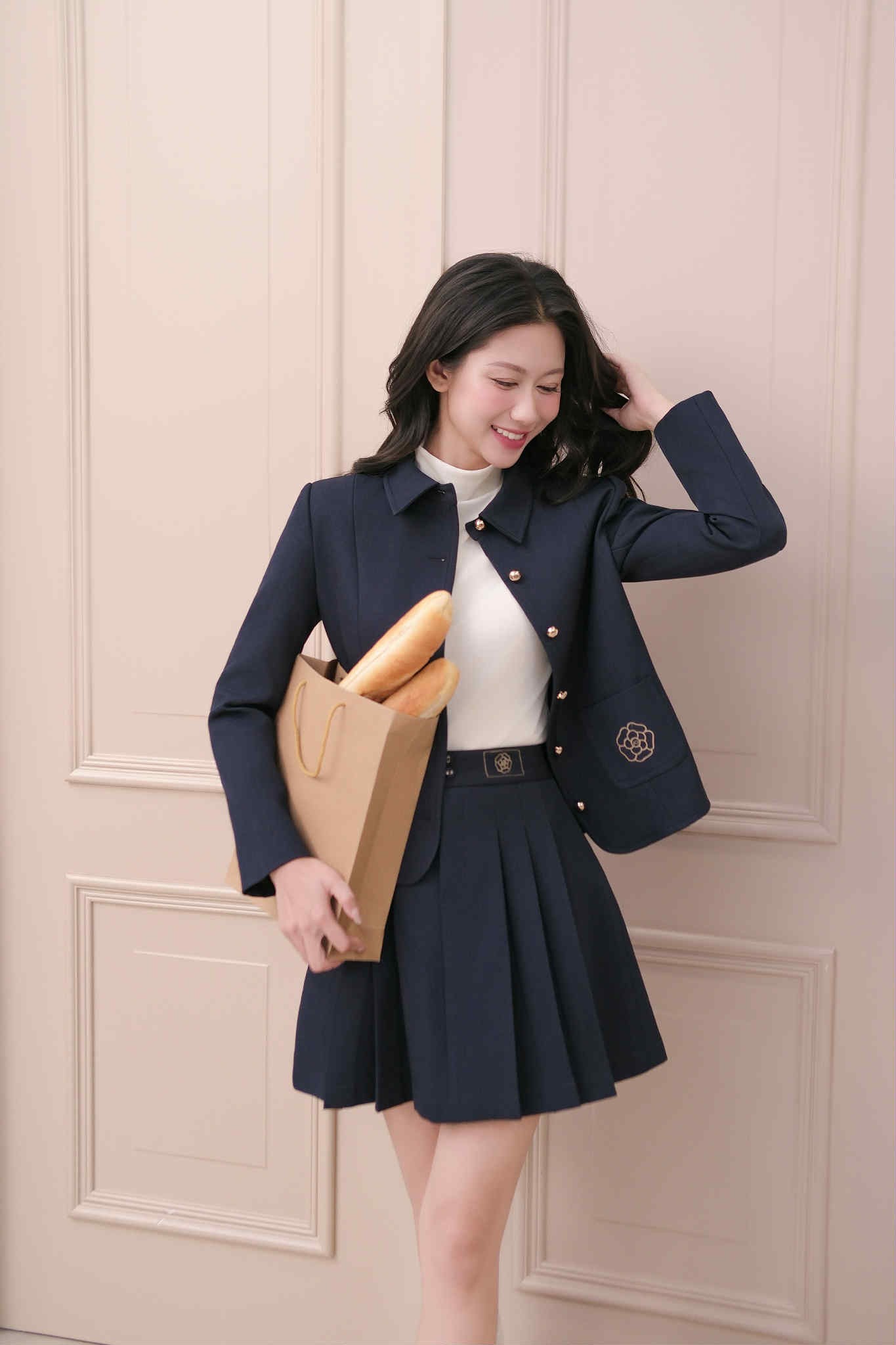 CHÂN VÁY XẾP LY CẠP THÊU HOA AURIAN