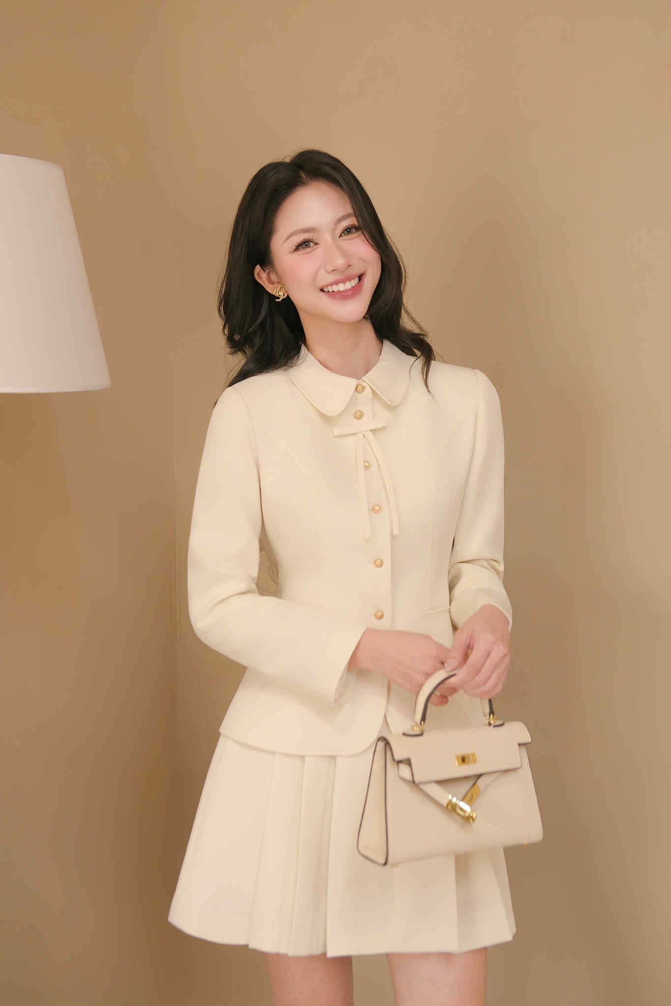 ÁO CHIẾT EO CỔ ĐỨC KÈM NƠ AGERA