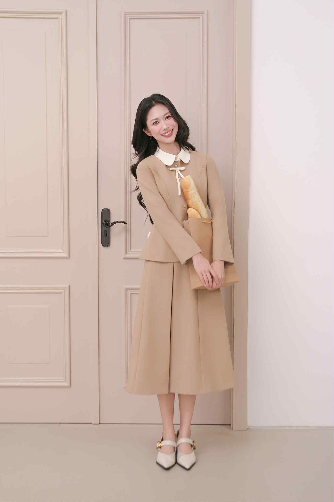 ÁO CHIẾT EO CỔ ĐỨC KÈM NƠ AGERA