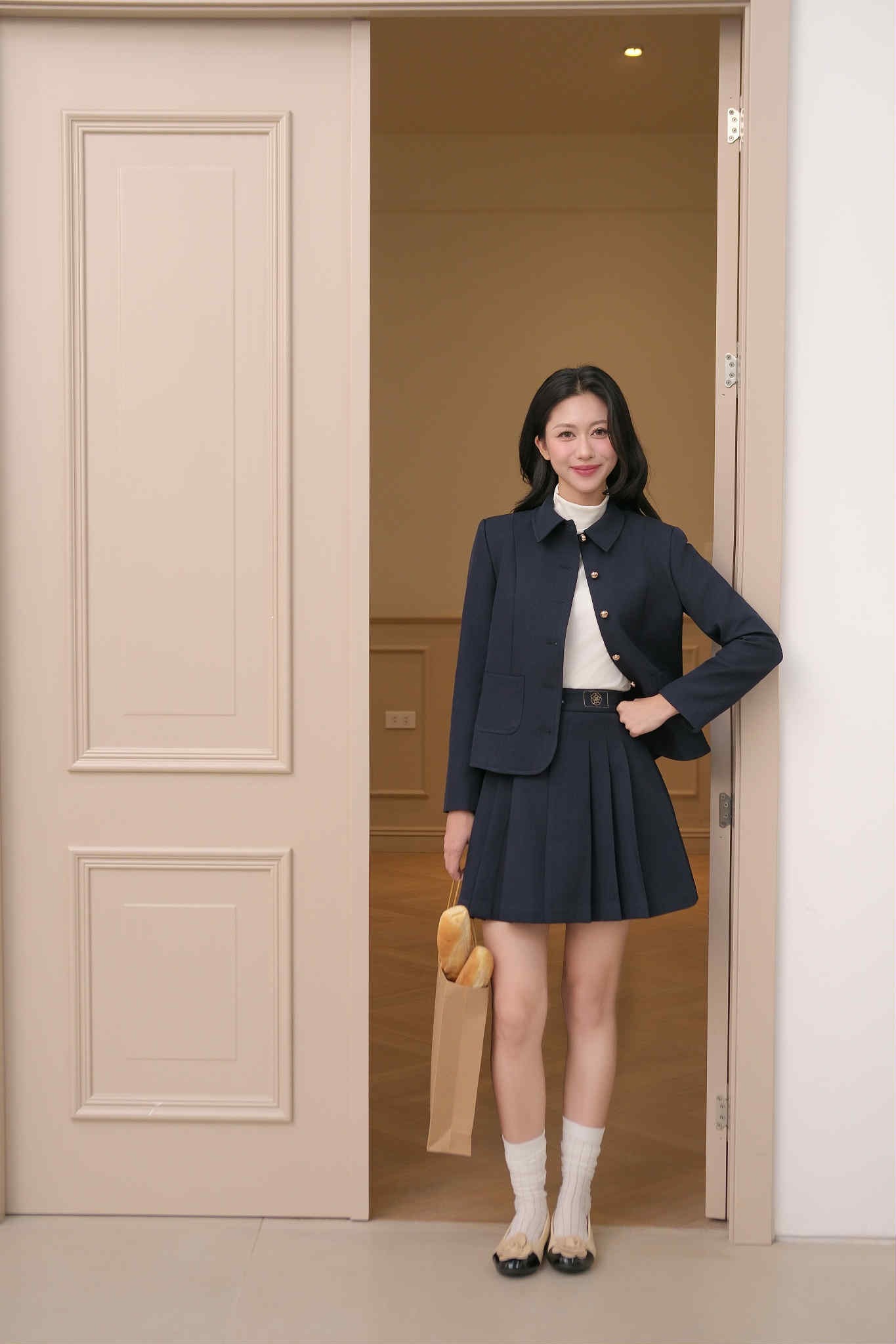 CHÂN VÁY XẾP LY CẠP THÊU HOA AURIAN