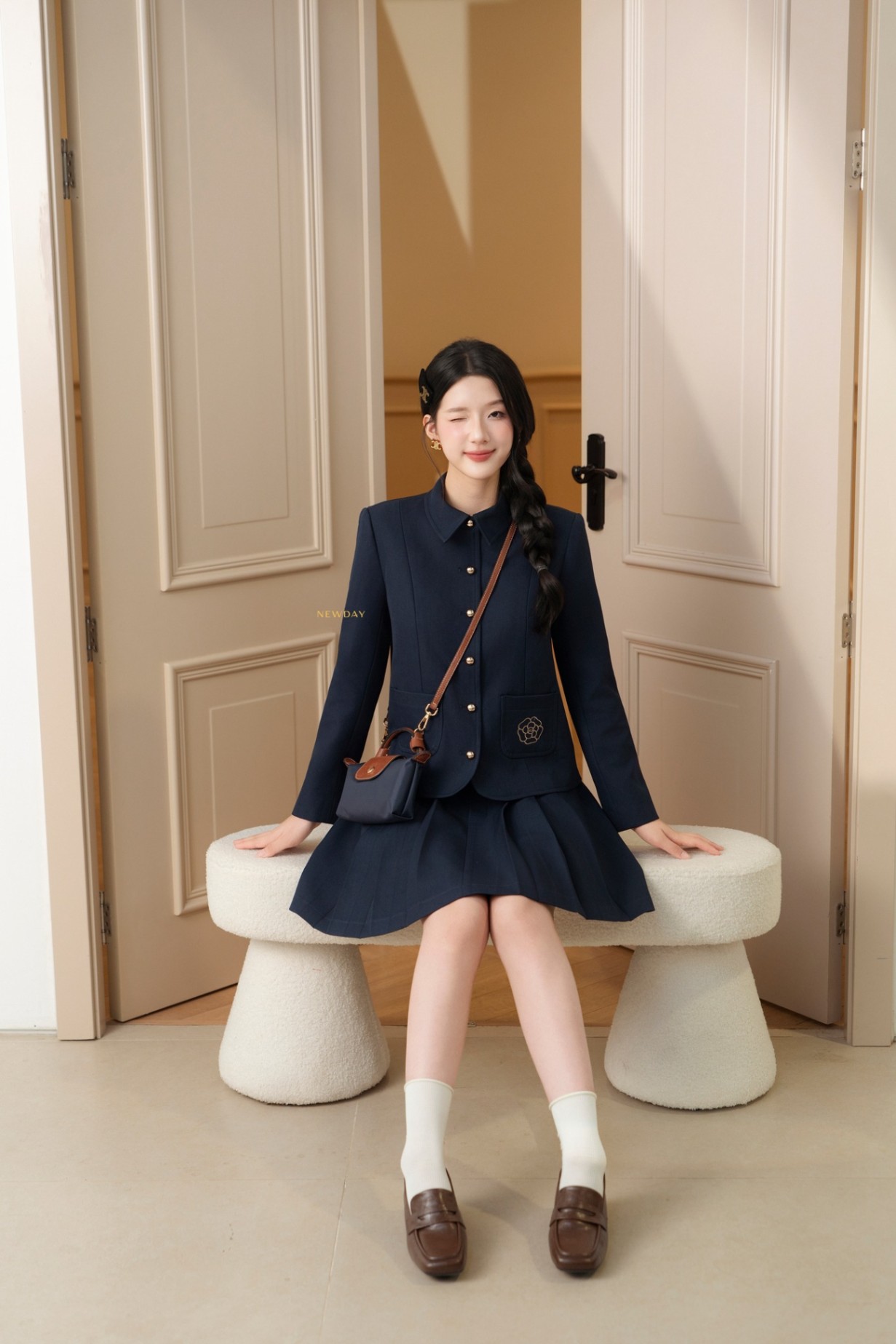 CHÂN VÁY XẾP LY CẠP THÊU HOA AURIAN