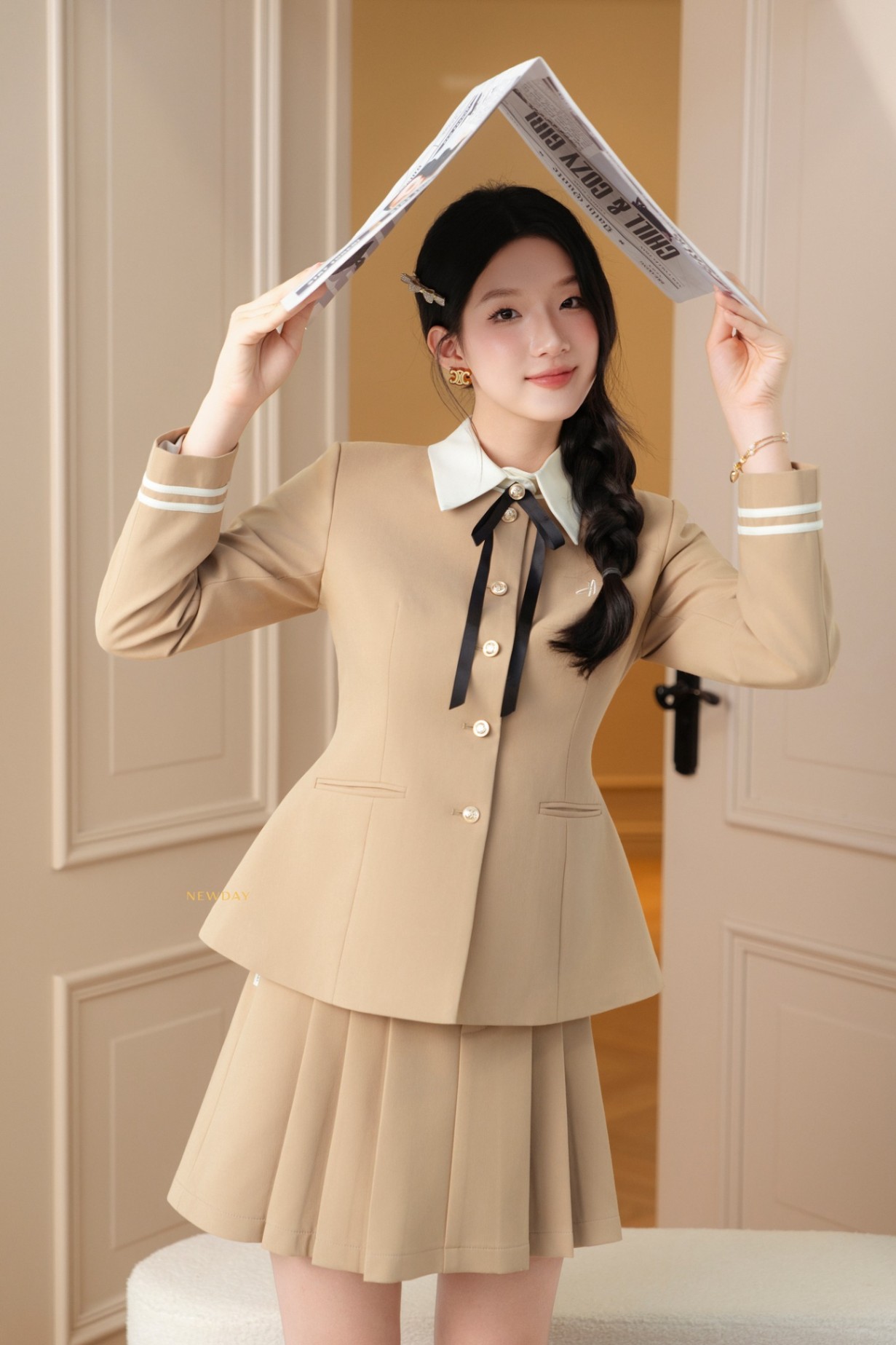 CHÂN VÁY XẾP LY CẠP THÊU HOA AURIAN