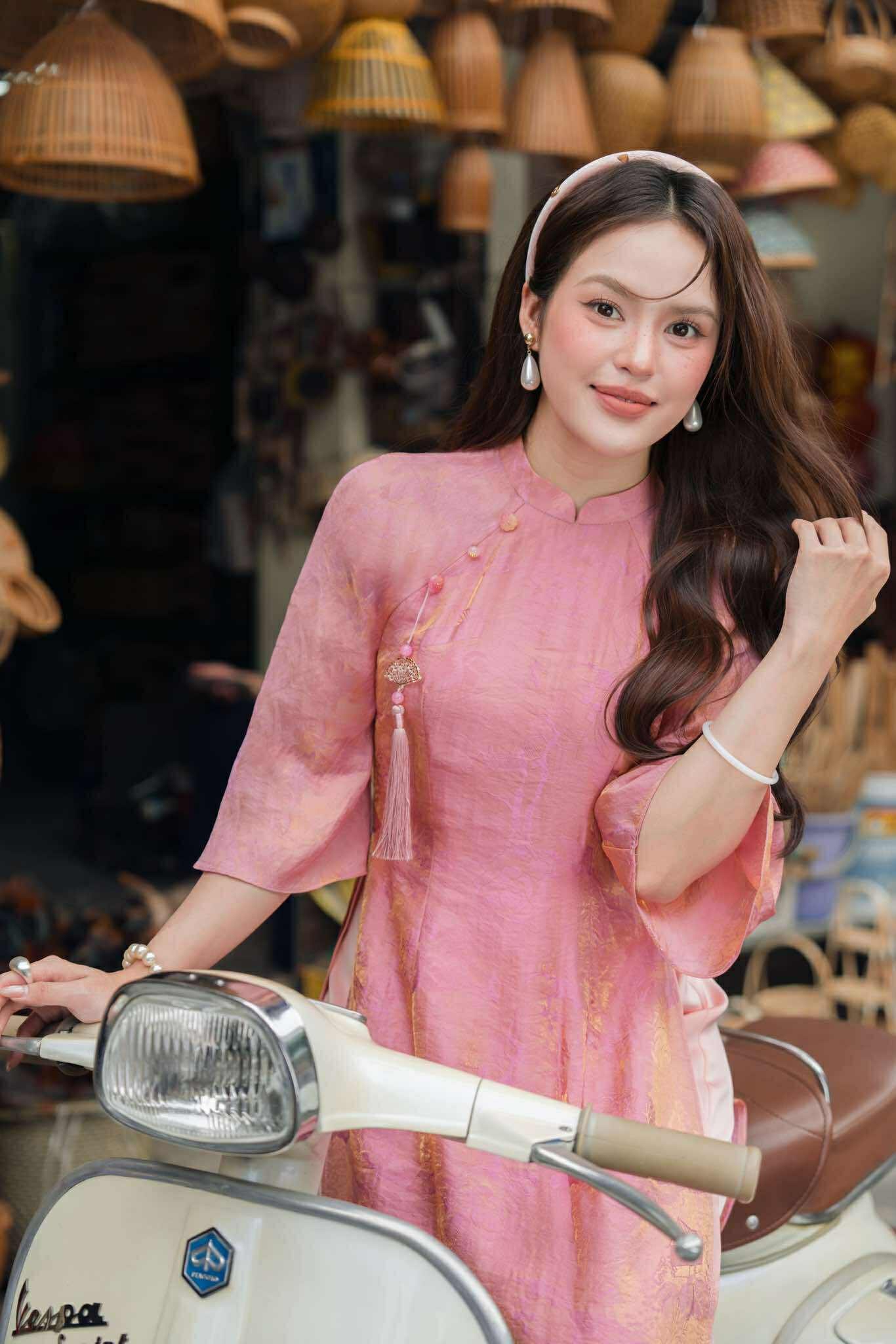 ÁO DÀI TƠ ÁNH TAY LỠ THIỀU HOA