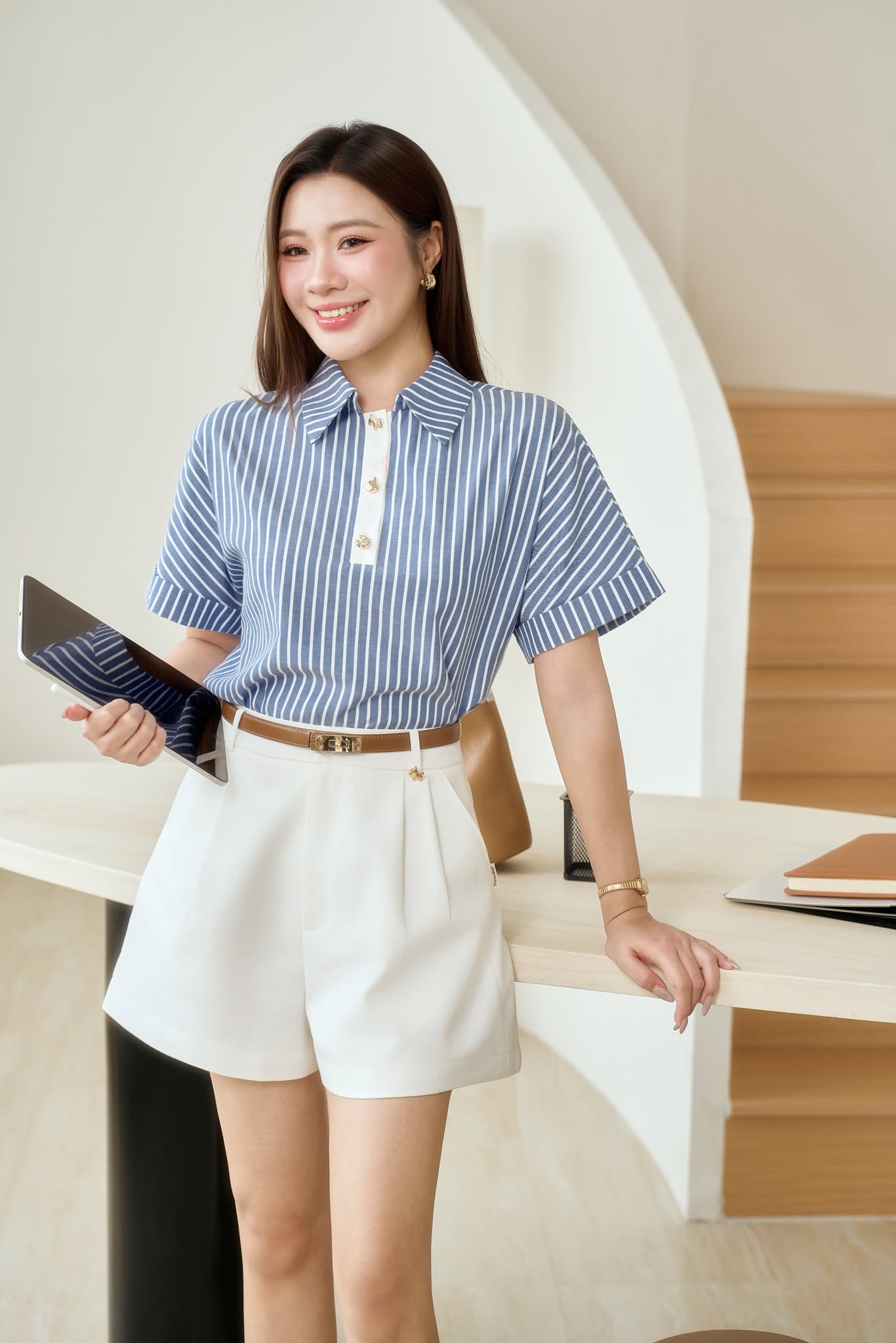 ÁO SƠ MI CỔ ĐỨC TAY TRỄ ZILA