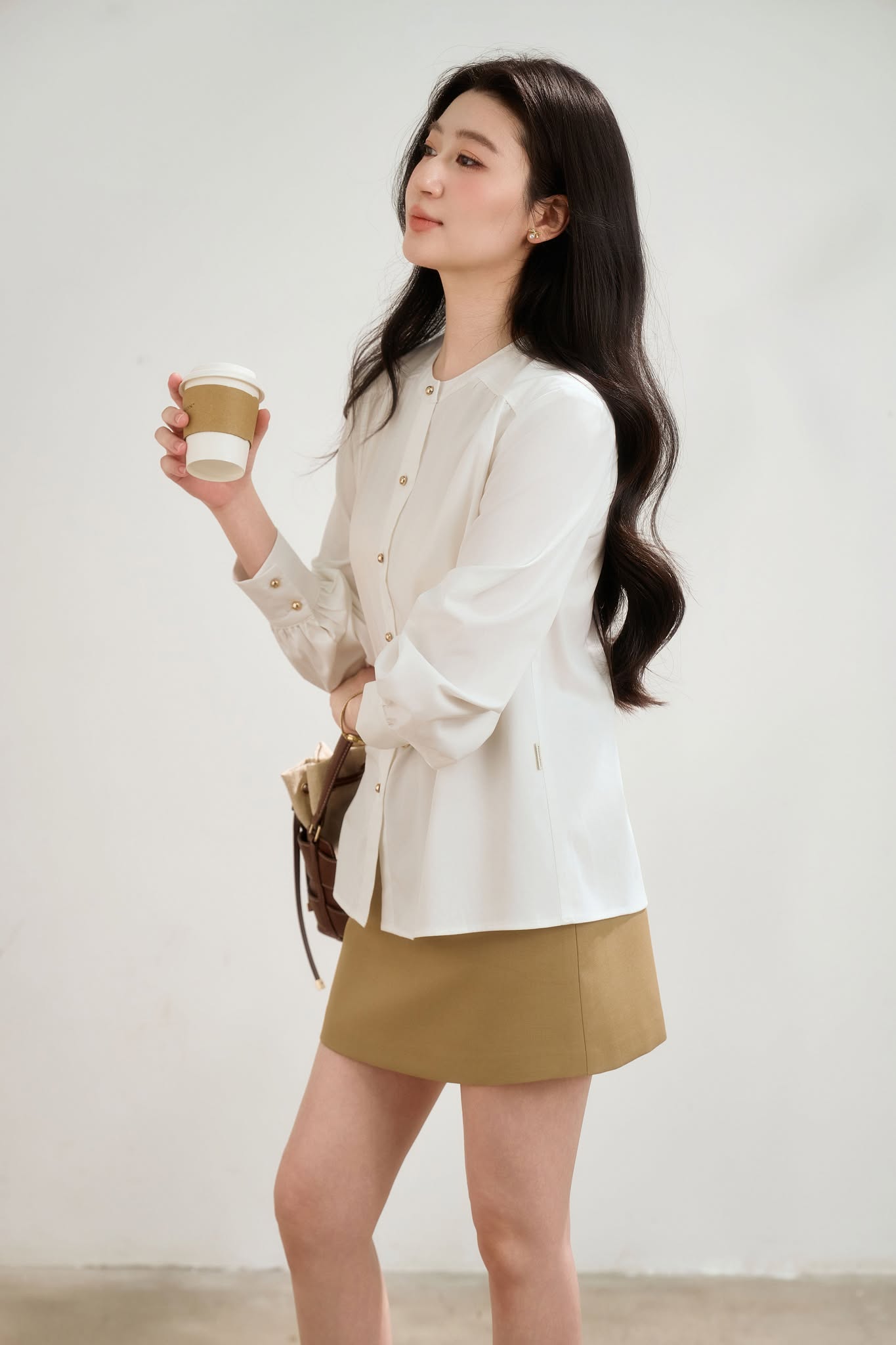 ÁO SƠ MI CỔ TRÒN TAY DÀI DÚM VAI IXORA