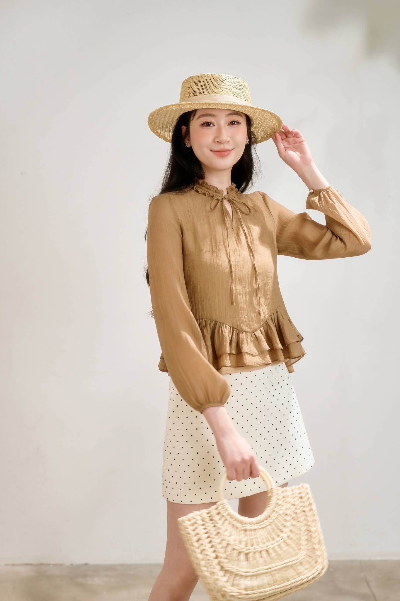 ÁO SƠ MI PHỐI CỔ BÈO GẤU NHÚN MONSI