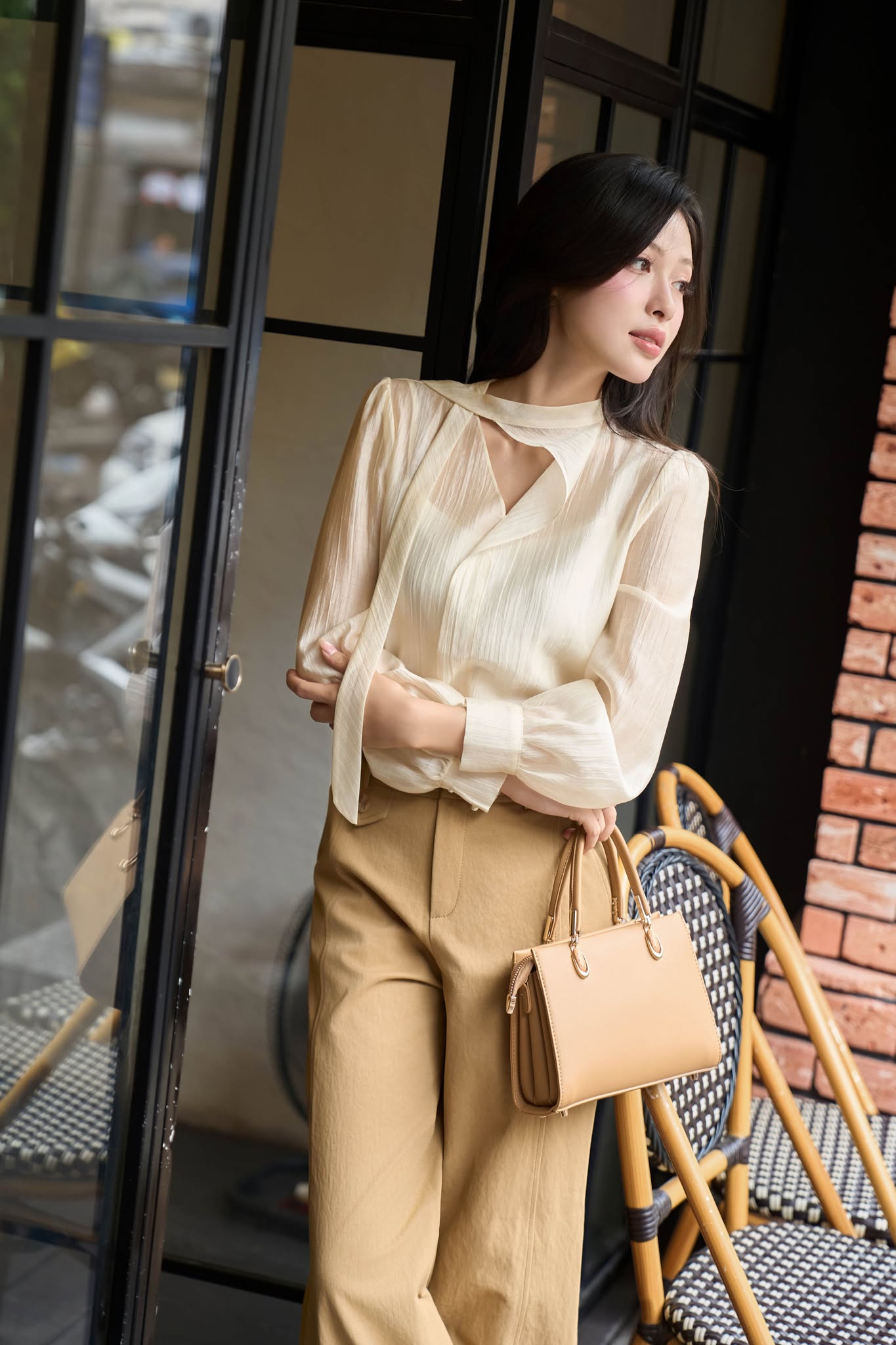ÁO SƠ MI TAY DÀI CỔ DÂY NƠ YACIN