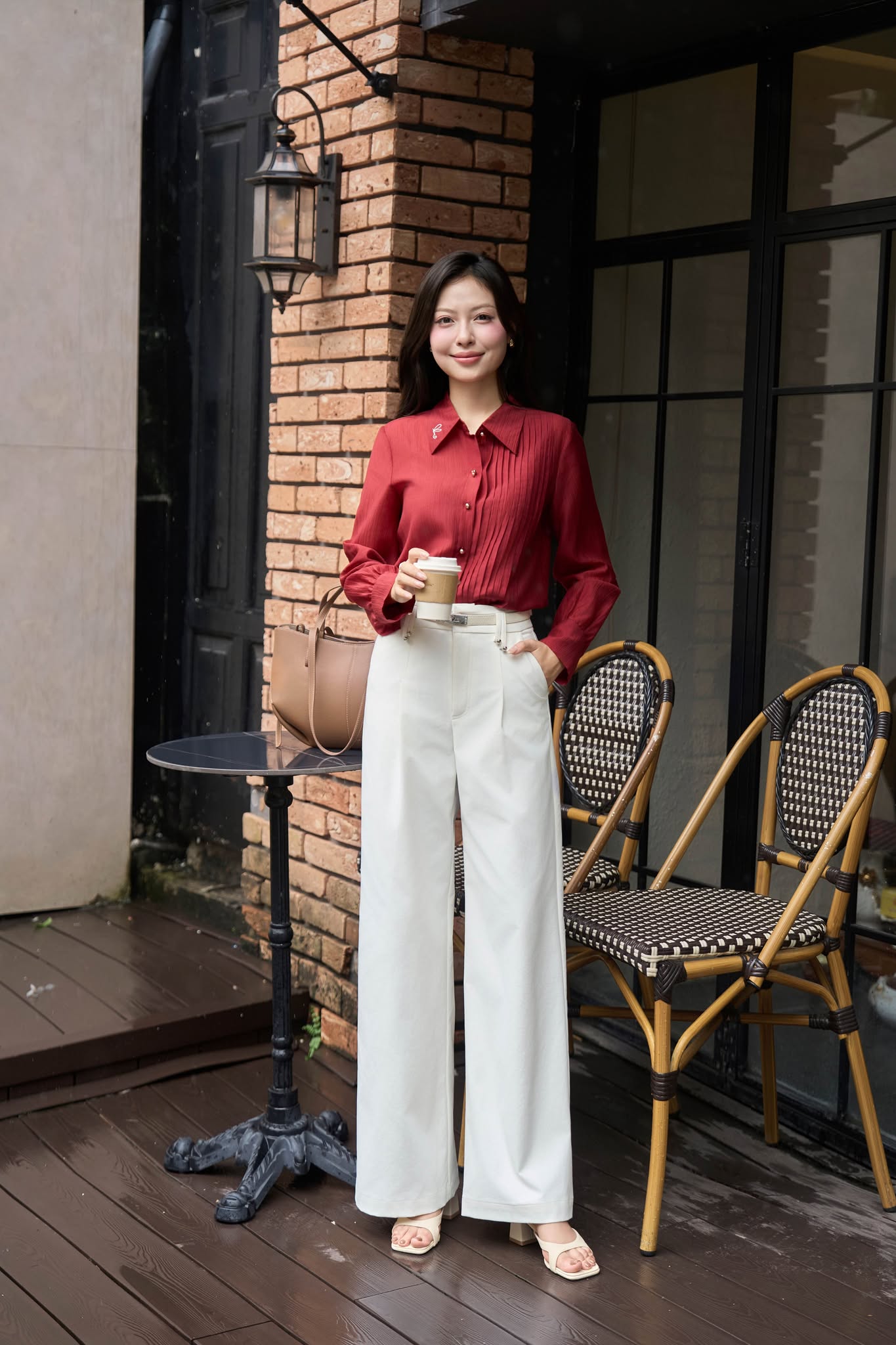 ÁO SƠ MI TAY DÀI PHỐI XẾP LY THÂN TRƯỚC COLIN