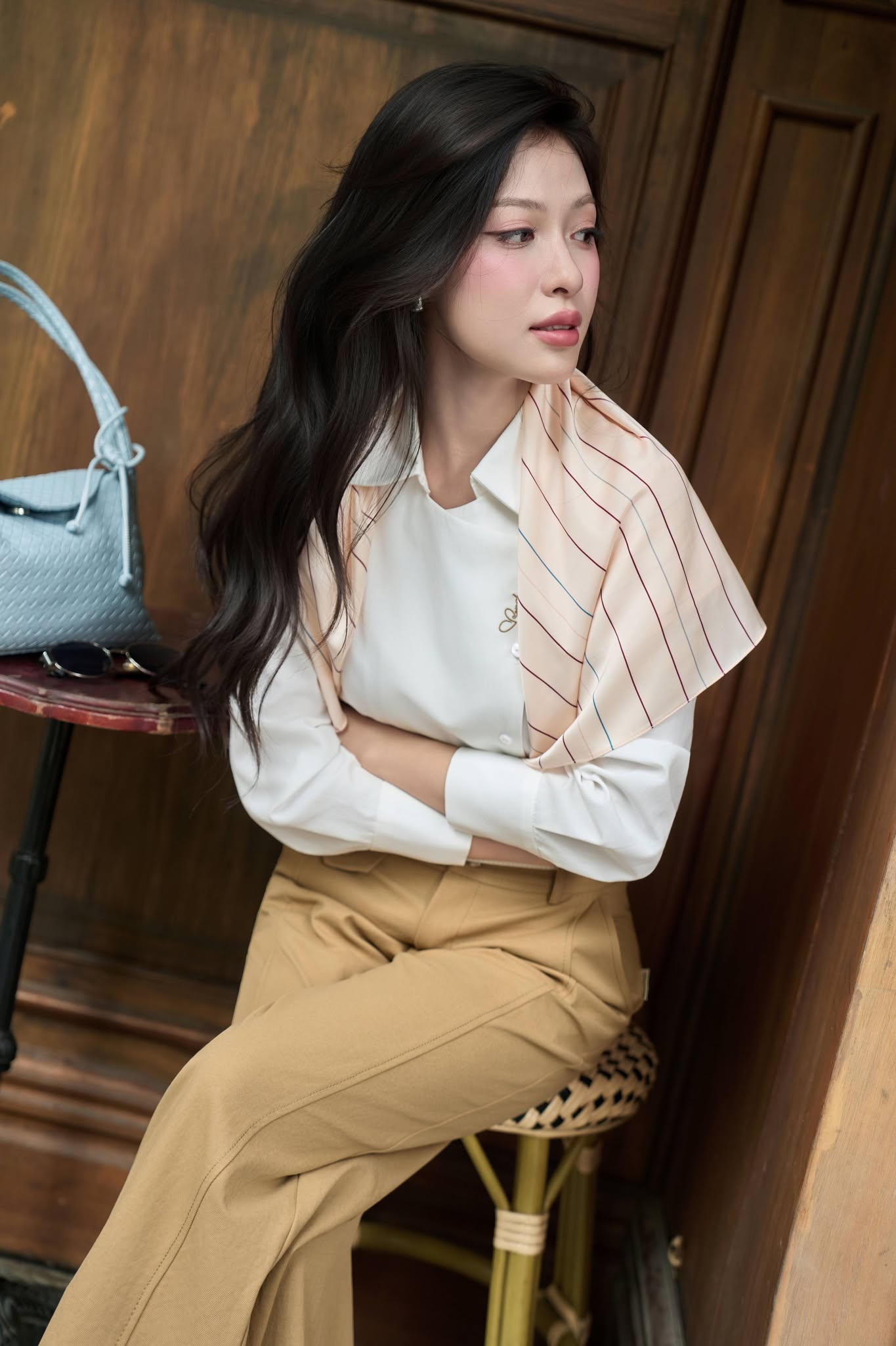 ÁO SƠMI TAY DÀI VẠT CHÉO THÊU NẸP POXI