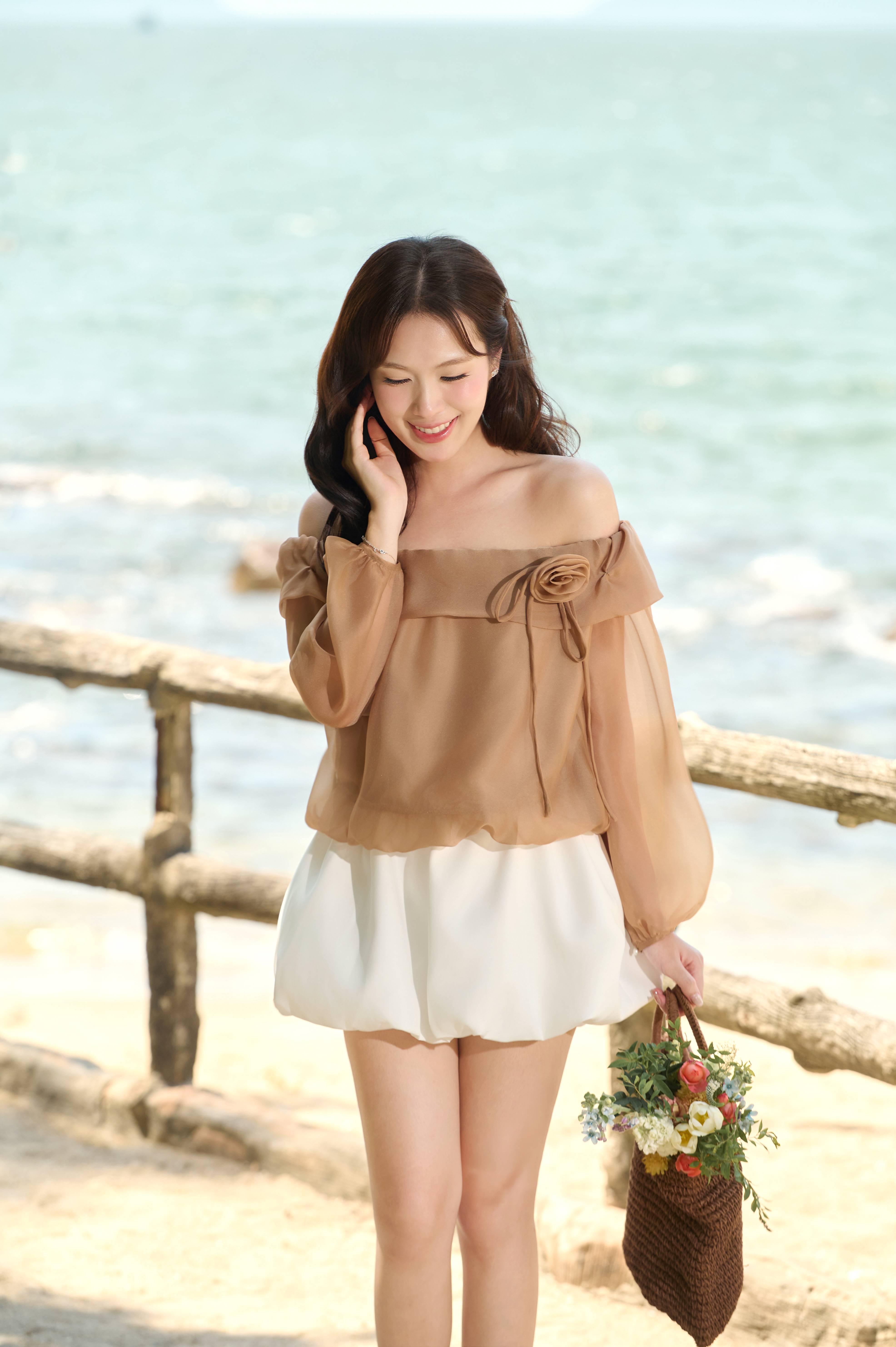 ÁO TRỄ VAI TƠ PHỐI HOA NGỰC MISHA
