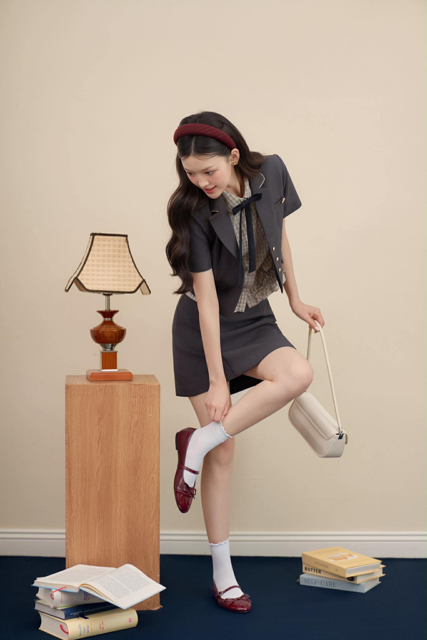 ÁO VEST NGẮN PHỐI VIỀN CỔ ARIEL
