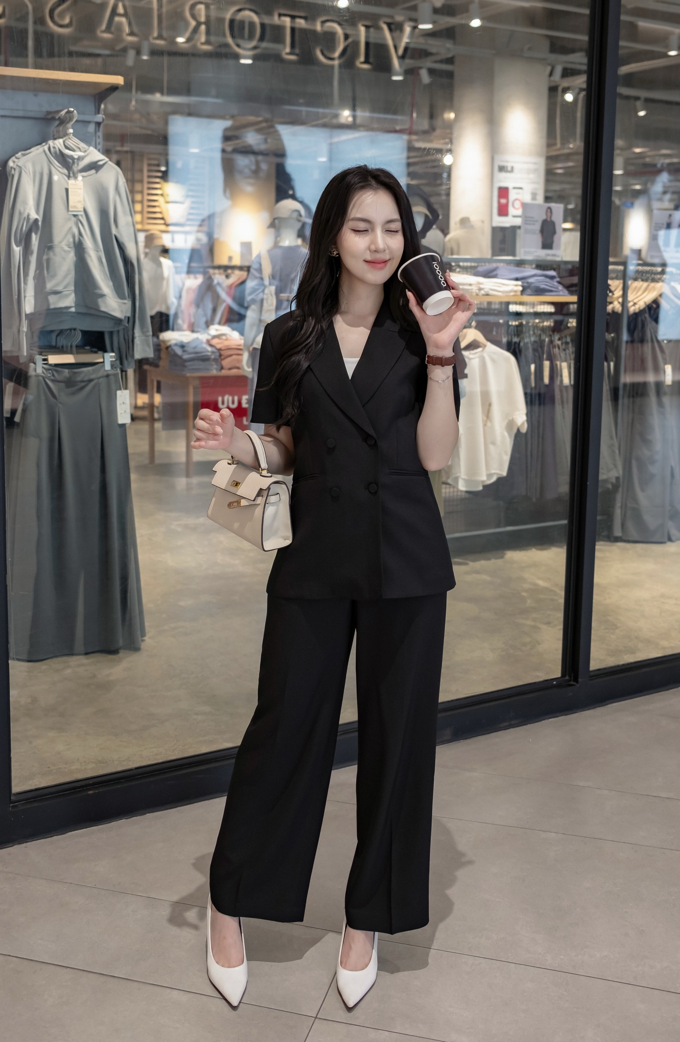 ÁO VEST NGẮN TAY DÁNG SUÔNG KANLY - ĐEN - S