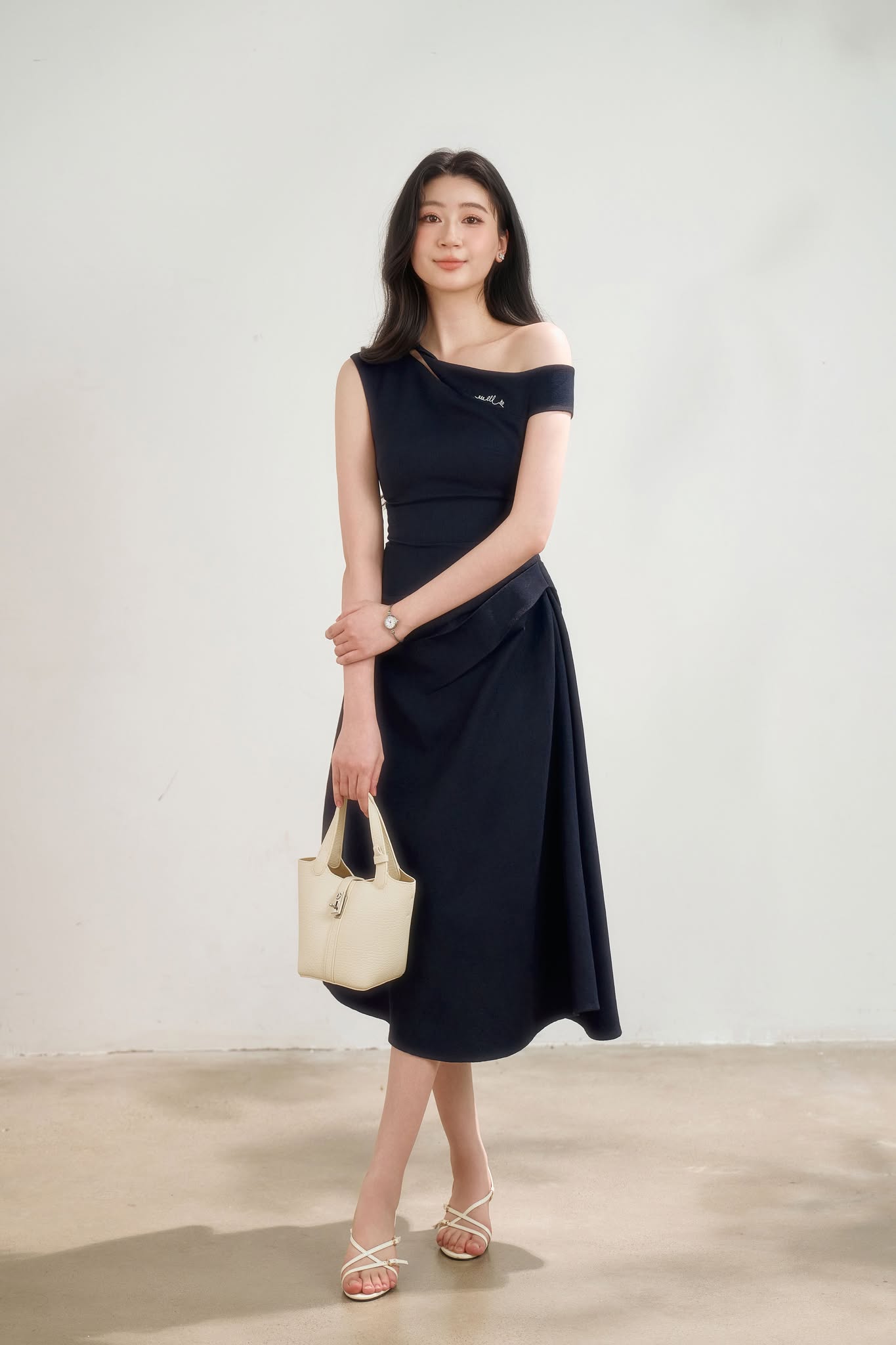 ĐẦM LỆCH VAI XẾP LY BÊN SƯỜN DEMI