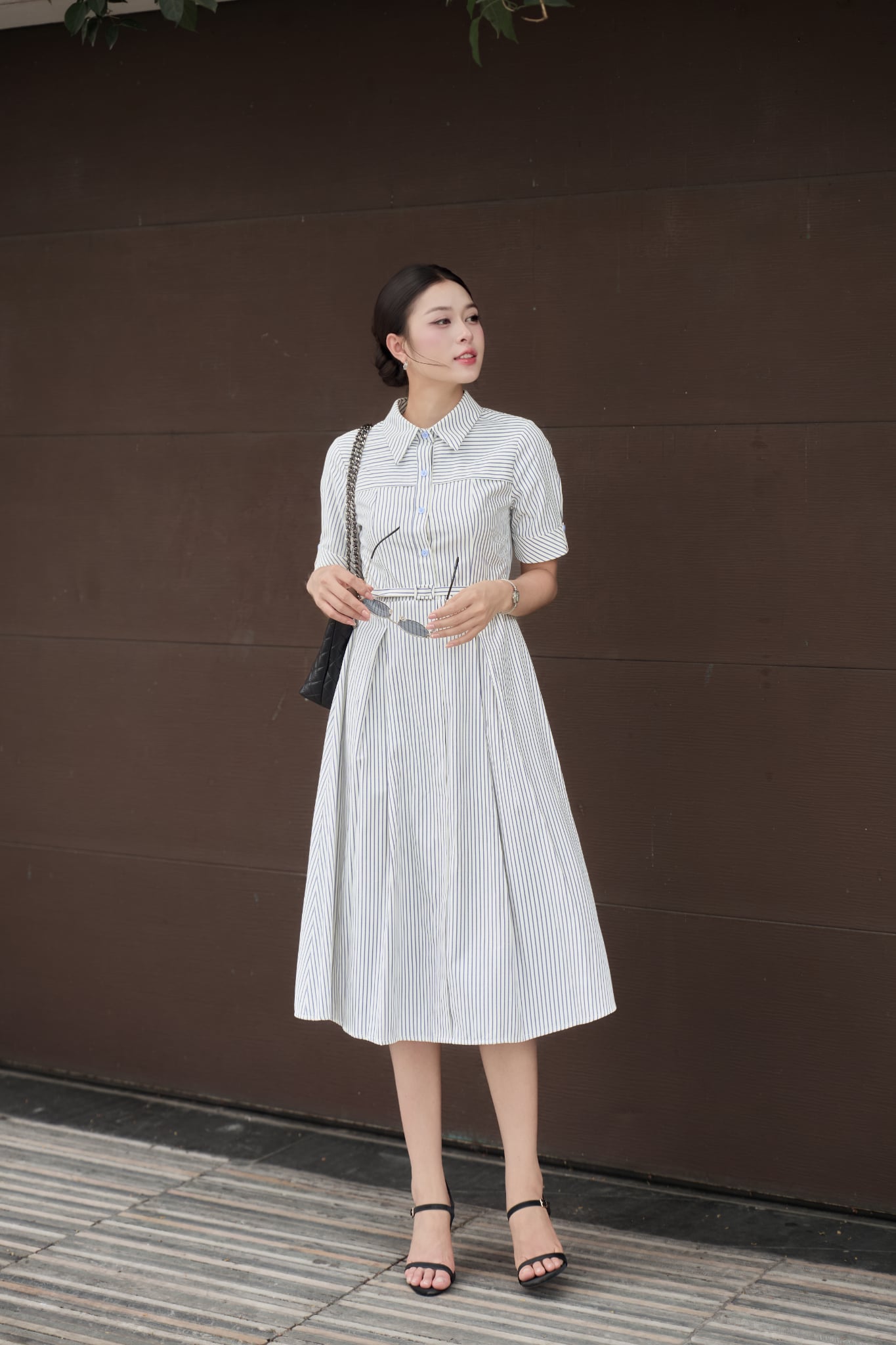 ĐẦM SƠ MI KẺ KÈM ĐAI CAMI