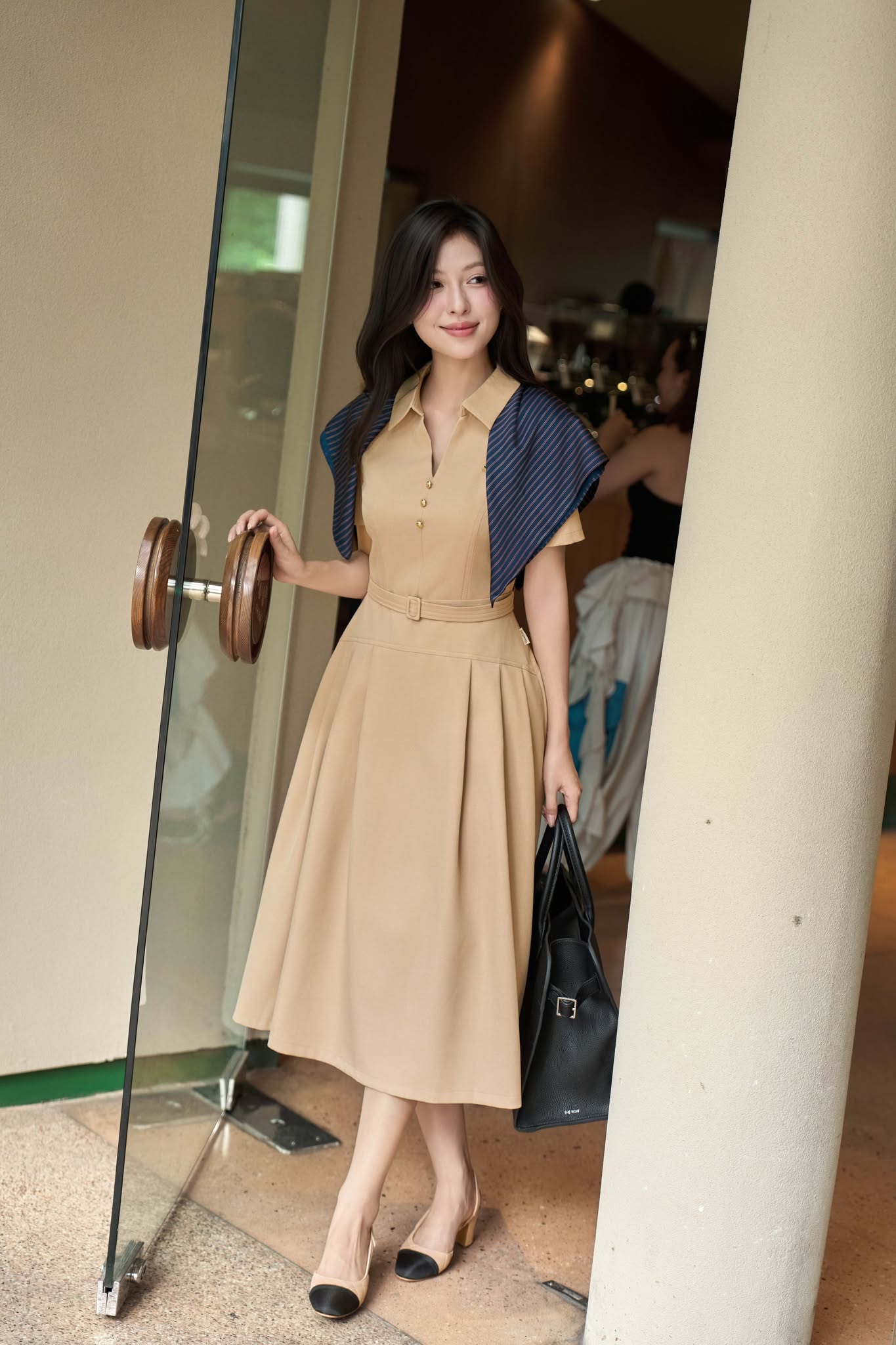 ĐẦM SƠ MI KÈM ĐAI VÀ CÚC NGỰC MỘC GIAO